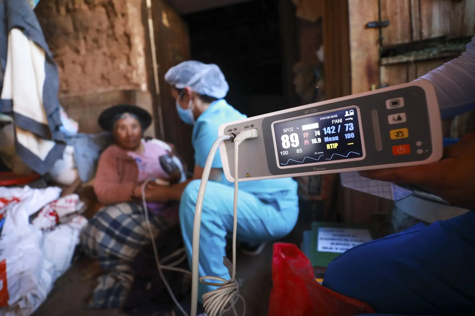 EsSalud lleva atención médica domiciliaria a los adultos mayores que viven solos en zona rural del Cusco. Foto: Difusión