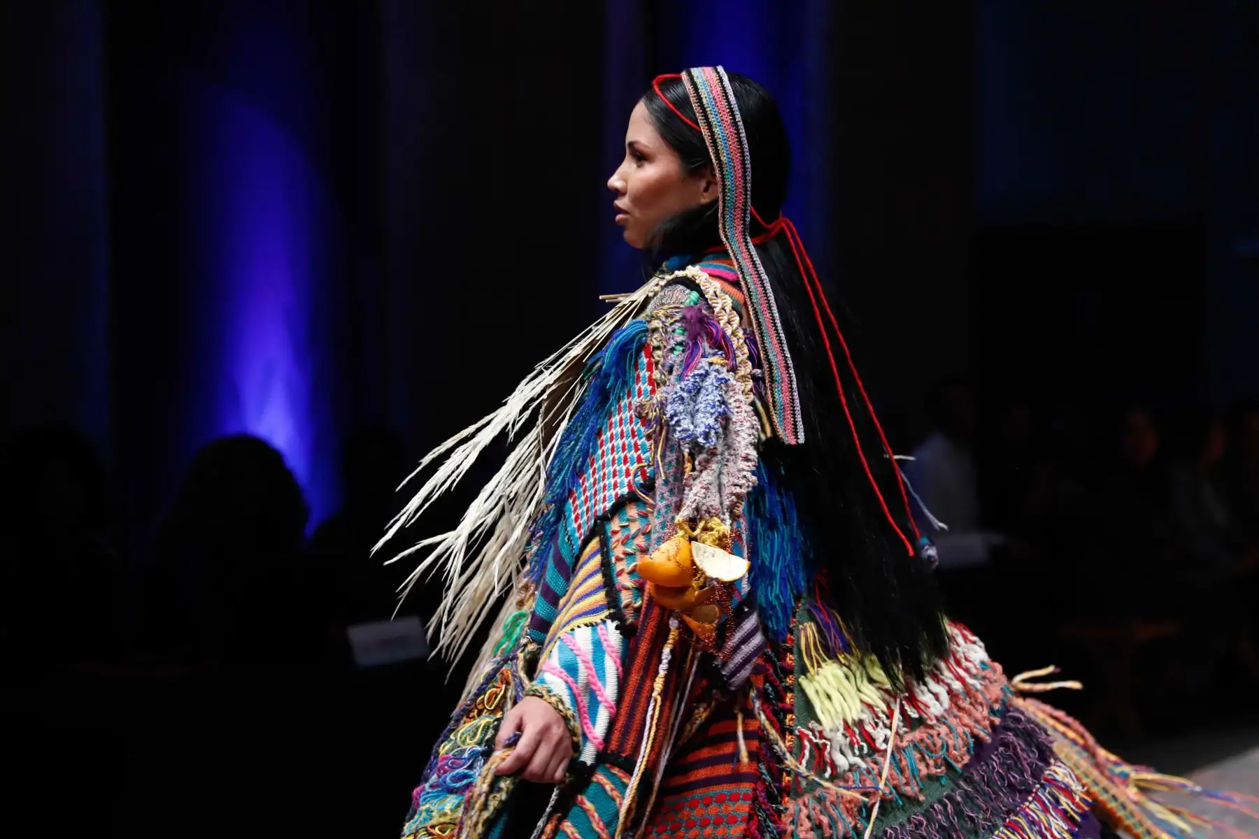 Estos son los originales diseños de Leslie Larenas, la joven arequipeña ganadora del concurso Jóvenes Creadores al Mundo, atuendos inspirados en la cultura peruana. Foto: ANDINA/Daniel Bracamonte