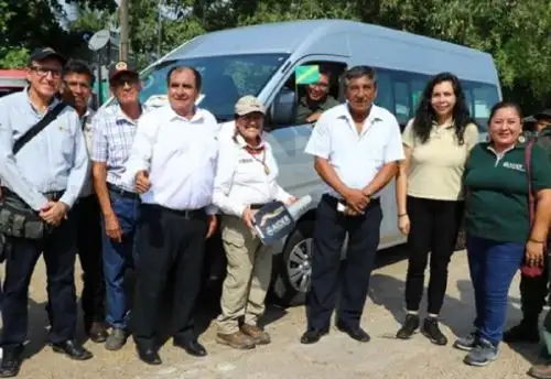 Para fortalecer las acciones de conservación de dos áreas naturales protegidas de la Amazonía peruana como la Reserva Nacional Tambopata y el Parque Nacional Bahuaja Sonene, la ministra del Ambiente, Albina Ruiz, entregó equipos para desarrollar actividades de monitoreo y vigilancia por parte del personal guardaparque del Servicio Nacional de Áreas Naturales Protegidas por el Estado.