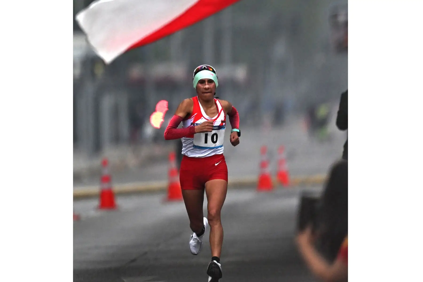 La peruana Gladys Lucy Tejeda Pucuhuaranga compite en la final del maratón femenino de los Juegos Panamericanos Santiago 2023.
Foto: AFP