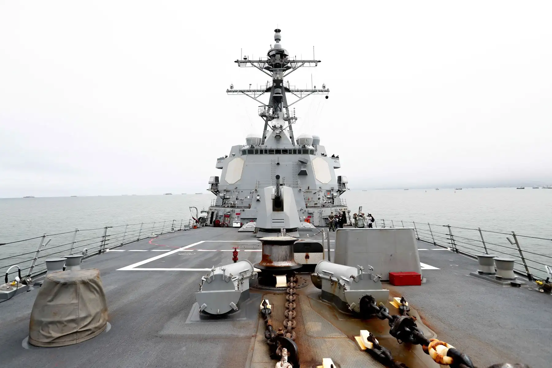 Este es el buque de guerra USS Momsen de la Armada de los Estados Unidos, que actualmente se encuentra fondeado frente a las costas del Callao, y participará en el ejercicio multinacional SIFOREX Silent Firce Exercise XII 2023, del 20 al 27 de octubre. Foto: ANDINA/Daniel Bracamonte