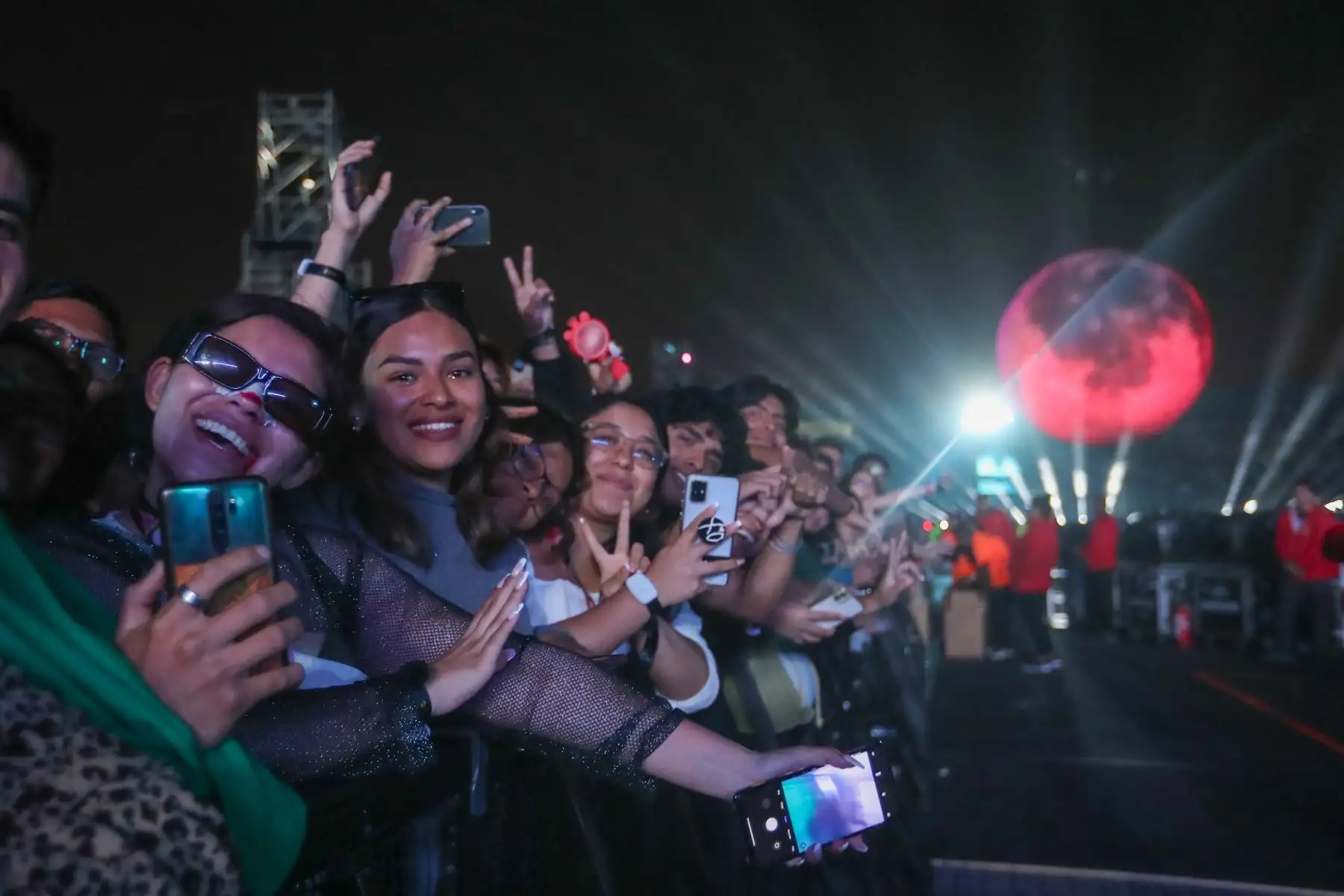 The Weeknd en Lima: Miles de fanáticos del artista canadiense se congregaron en el estadio de la Universidad Mayor de San Marcos para disfrutar de espectacular concierto lleno de luces y un genial puesta en escena.
 Foto: ANDINA/Ricardo Cuba