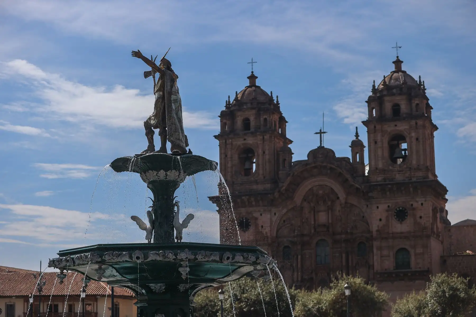 La ciudad de Cusco es la sede desde este lunes y hasta el próximo jueves del XXV Congreso Internacional de la Red de Fondos Ambientales de Latinoamérica y el Caribe (RedLAC), el congreso ambiental más importante de Latinoamérica y el Caribe que impulsa las finanzas ambientales. El Centro de Convenciones de la Municipalidad del Cusco ha sido elegida como sede para este encuentro que reune a más de 350 expertos y líderes ambientales de más de 35 países  con el objetivo de fomentar y presentar nuevas propuestas en torno a las finanzas climáticas.
Foto: ANDINA/Andrés Valle