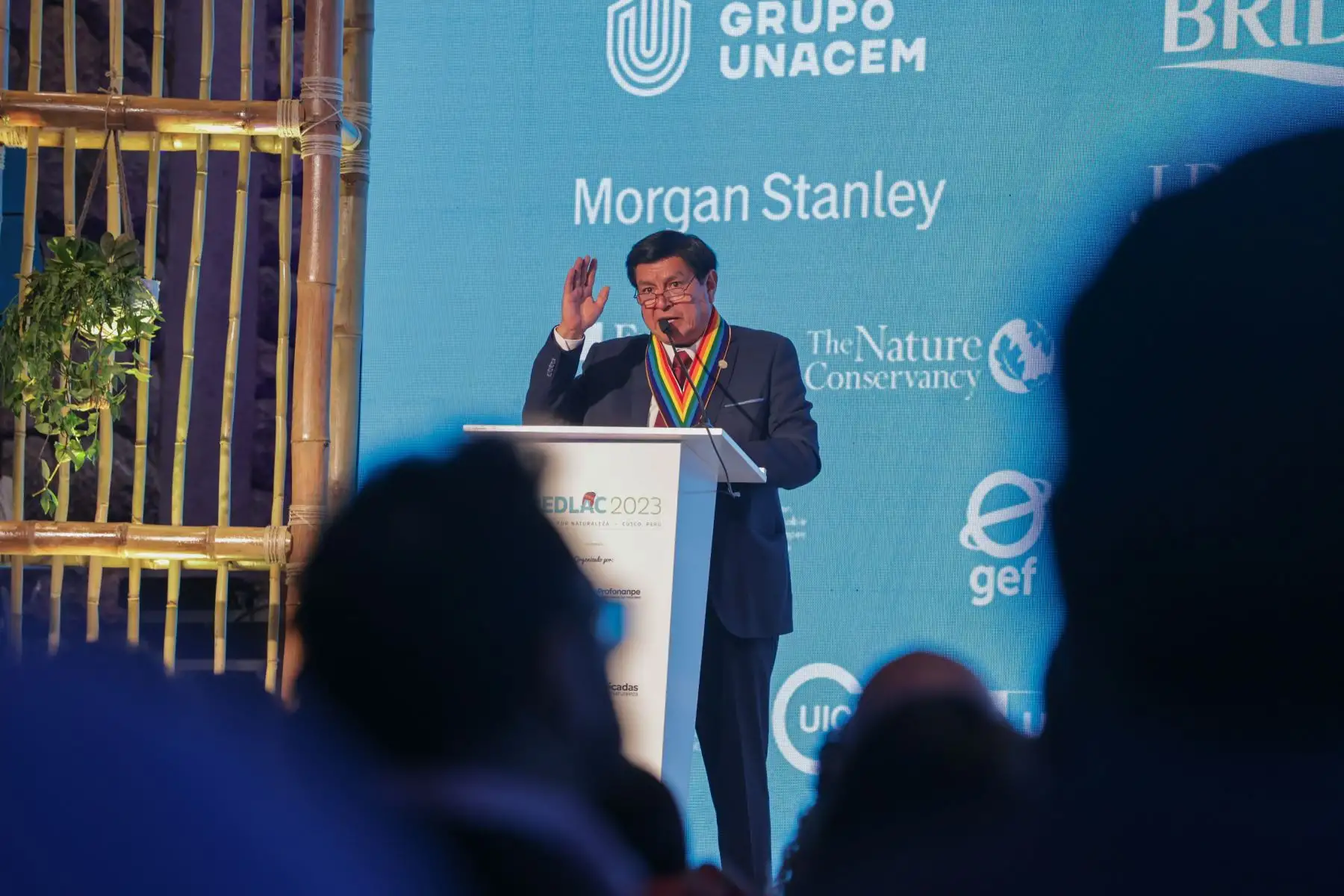 Palabras de bienvenida del director ejecutivo de Profonanpe, Anton Willems, para los asitentes a este importante congreso, donde acuden representantes de empresas que lideran iniciativas de sostenibilidad, investigadores y académicos destacados que marcan las tendencias en temas ambientales, tomadores de decisiones de ministerios y entidades públicas orientados a asegurar el desarrollo sostenible de sus países, y especialistas de fondos ambientales que implementan proyectos de impacto global.
Foto: ANDINA/Andrés Valle