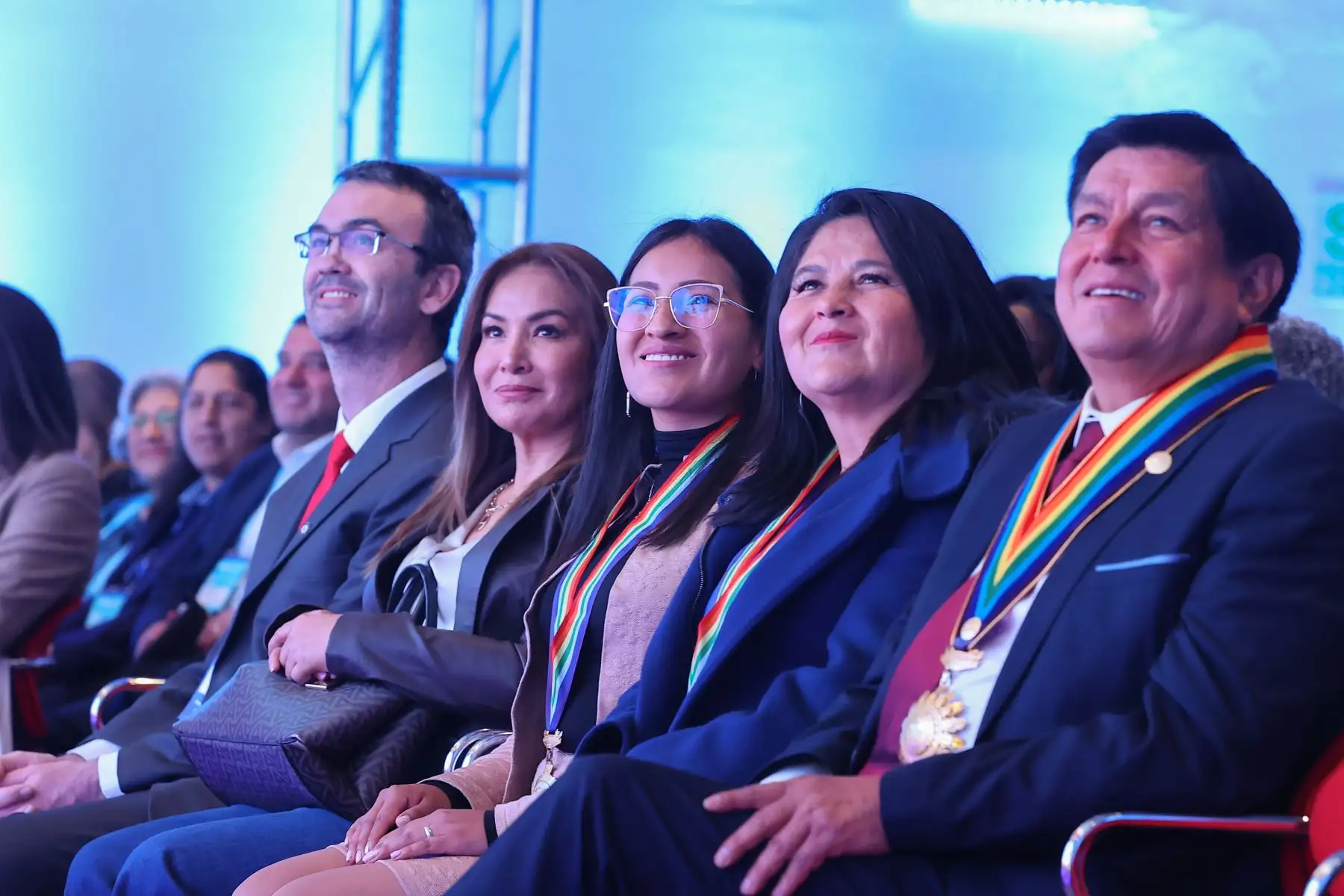 La edición 2023 de RedLAC cuenta con la participación como conferencistas y panelistas a líderes y lideresas de pueblos indígenas, reflejando con ello, la importancia de su participación en estos espacios. Se cuenta con la representación de los pueblos indígenas: Quechua, Q