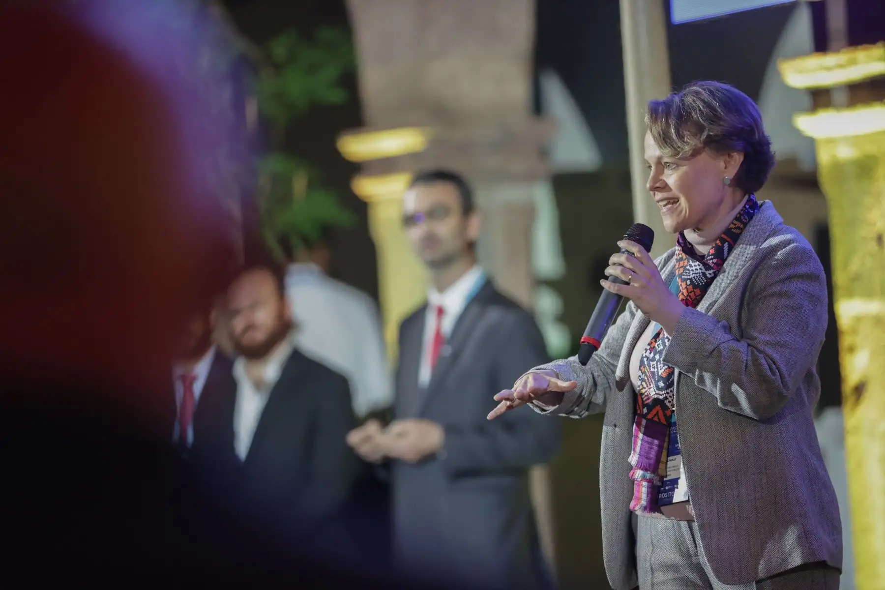 La ministra de Ambiente, Albina Ruíz, el alcalde de la ciudad de Cusco, Luis Pantoja, el director ejecutivo de Profonanpe, Anton Willems, acompañados por  autoridades de diferentes instituciones y directivos de empresas aliadas, participaron de la clausura del primer día del XXV Congreso Internacional de la Red de Fondos Ambientales de Latinoamérica y el Caribe y la celebración por los 30 años de Profonanpe, el único fondo ambiental del Perú, que se lleva a cabo en la cuidad de Cusco.
Foto: ANDINA/Andrés Valle