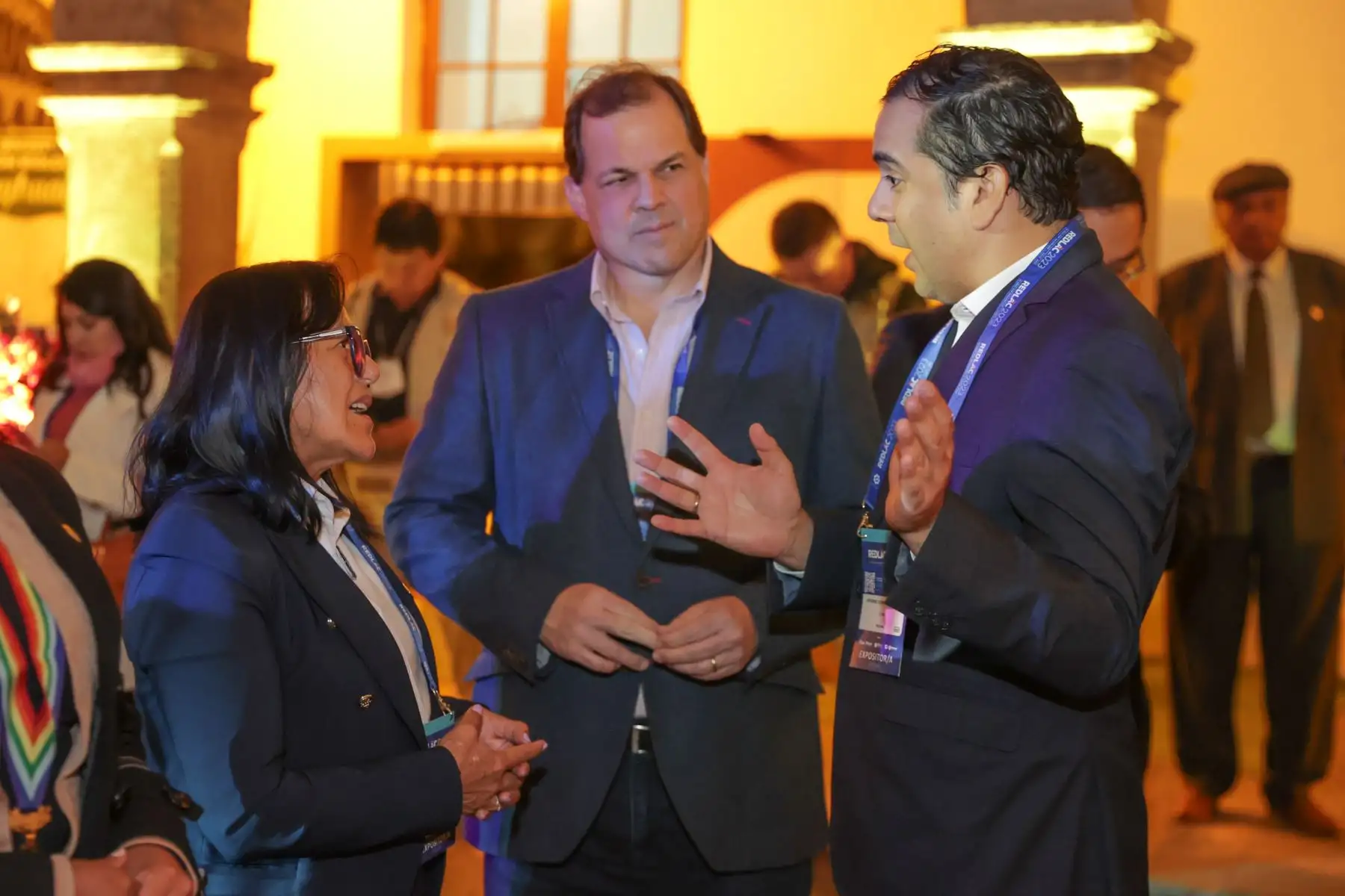 La ministra de Ambiente, Albina Ruíz, el alcalde de la ciudad de Cusco, Luis Pantoja, el director ejecutivo de Profonanpe, Anton Willems, acompañados por  autoridades de diferentes instituciones y directivos de empresas aliadas, participaron de la clausura del primer día del XXV Congreso Internacional de la Red de Fondos Ambientales de Latinoamérica y el Caribe y la celebración por los 30 años de Profonanpe, el único fondo ambiental del Perú, que se lleva a cabo en la cuidad de Cusco.
Foto: ANDINA/Andrés Valle