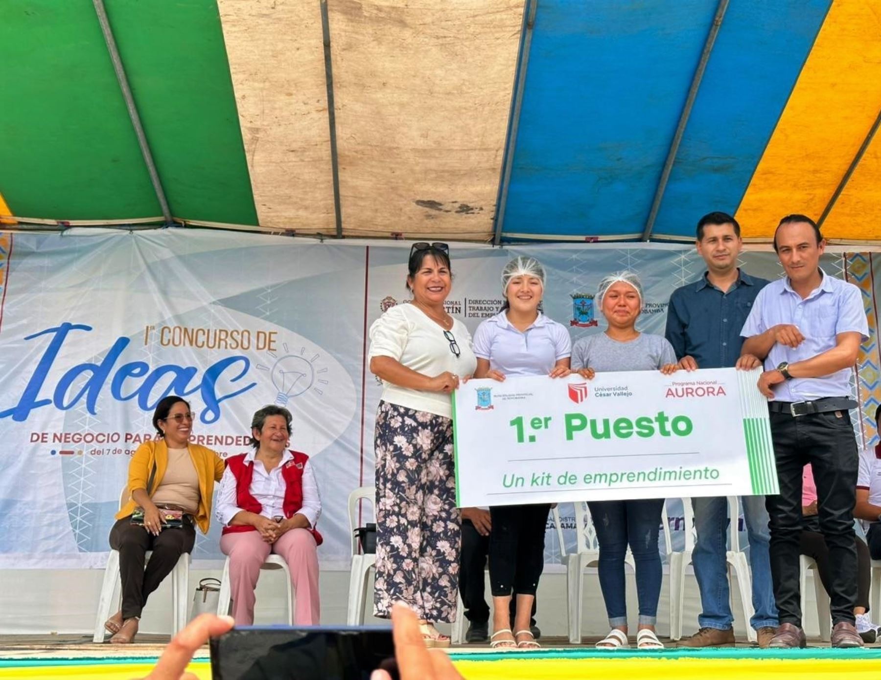 Mujeres emprendedoras de la zona de Alto Mayo, región San Martín, destacan por sus innovadoras ideas de negocios en un concurso organizado por el Ministerio de la Mujer y Poblaciones Vulnerables. ANDINA/Difusión