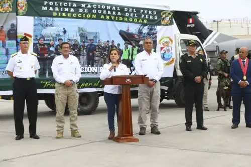 Presidenta Dina Boluarte durante presentación de droga incautada. ANDINA/Difusión