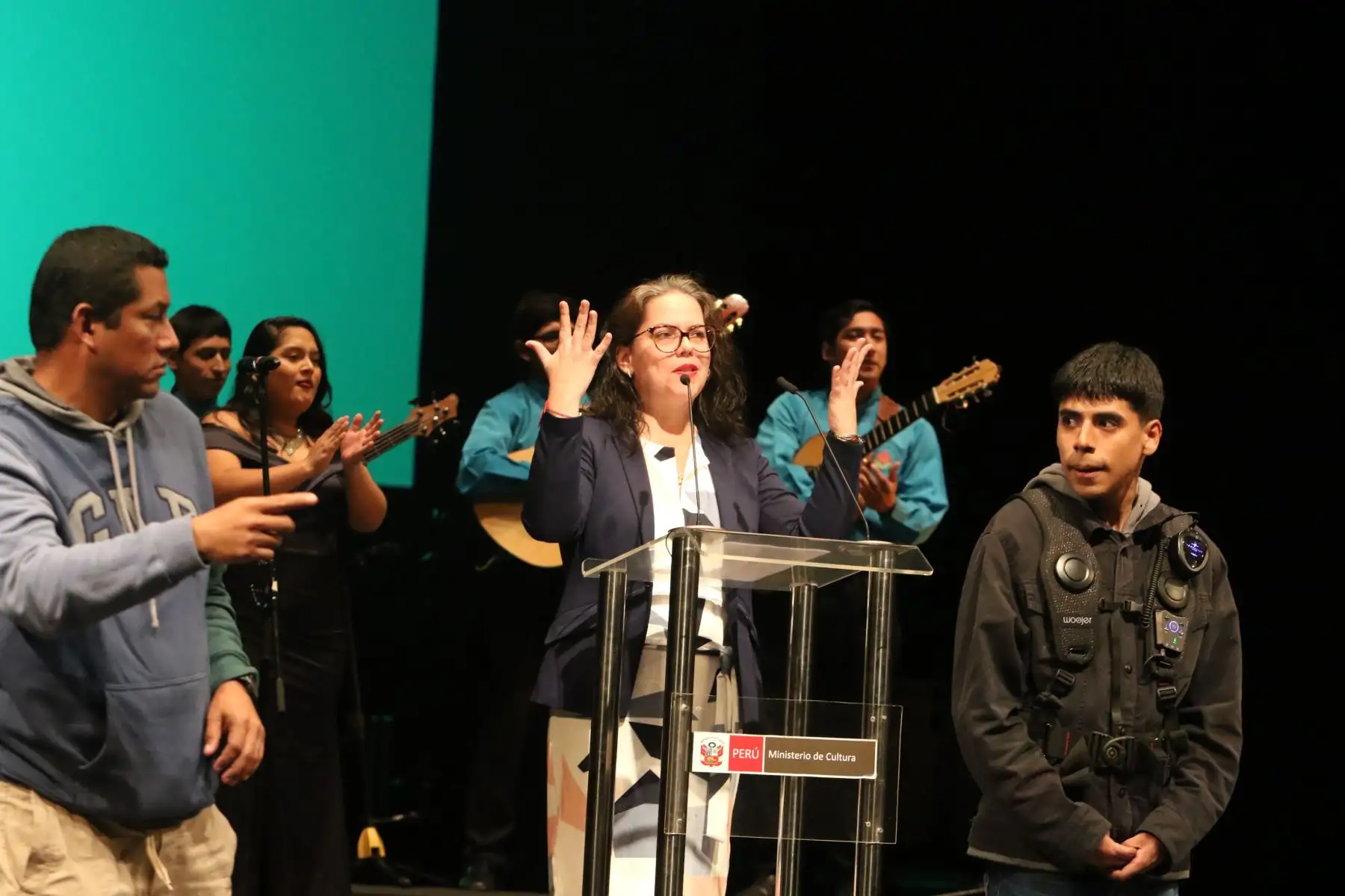 El Gran Teatro Nacional del Ministerio de Cultura, se convierte en la primera institución cultural de Latinoamérica en utilizar el moderno Sistema Immersive Live W5, versión Woojer, de manera permanente en su programación anual.
Foto: ANDINA/ Héctor Vinces