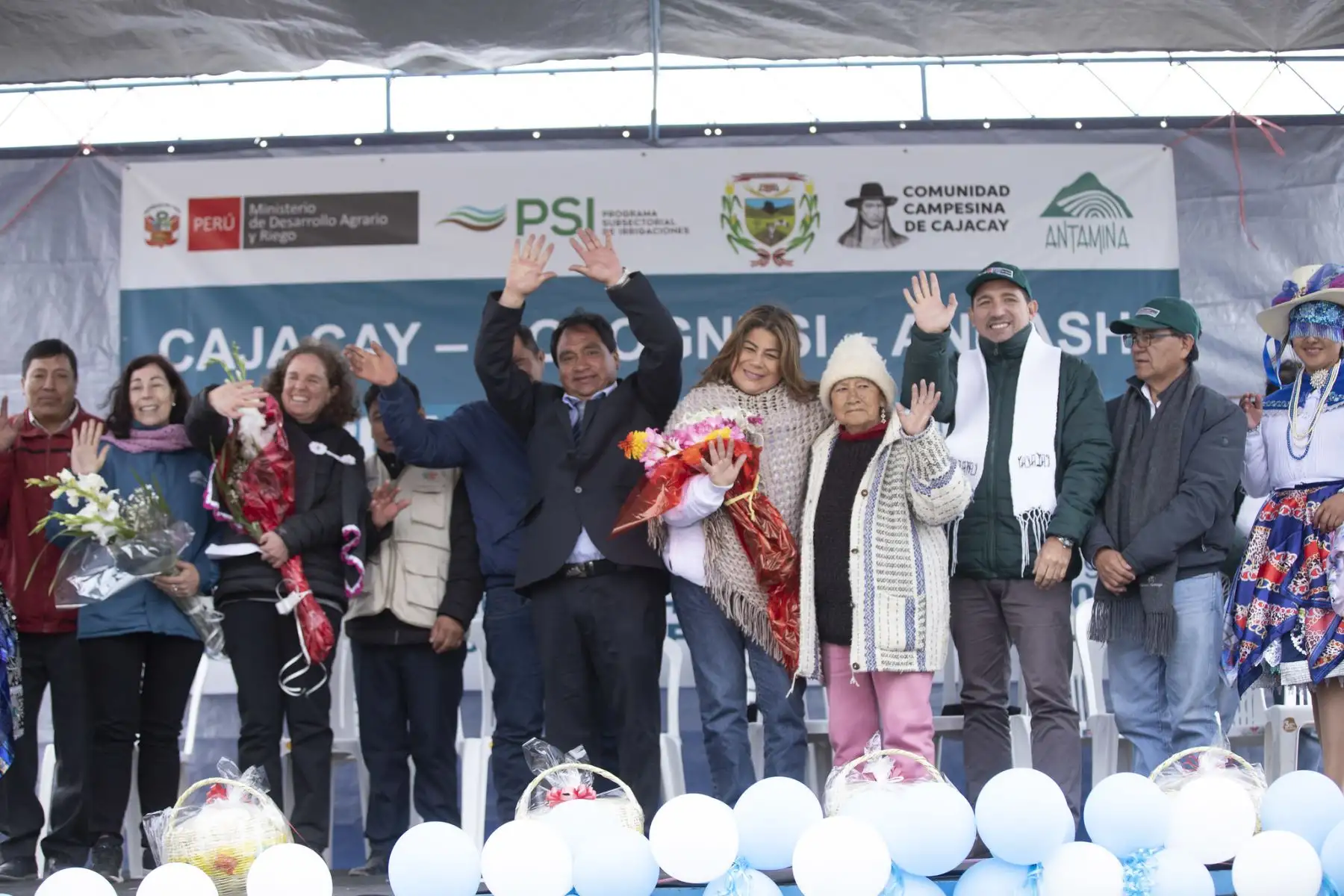 La obra valorizada en más de S/ 78 millones, beneficiará a más de 1000 familias e incrementará la producción agrícola de 652 hectáreas de cultivos de papas, habas, quinua, durazno, entre otros.
Foto: ANDINA/MIDAGRI