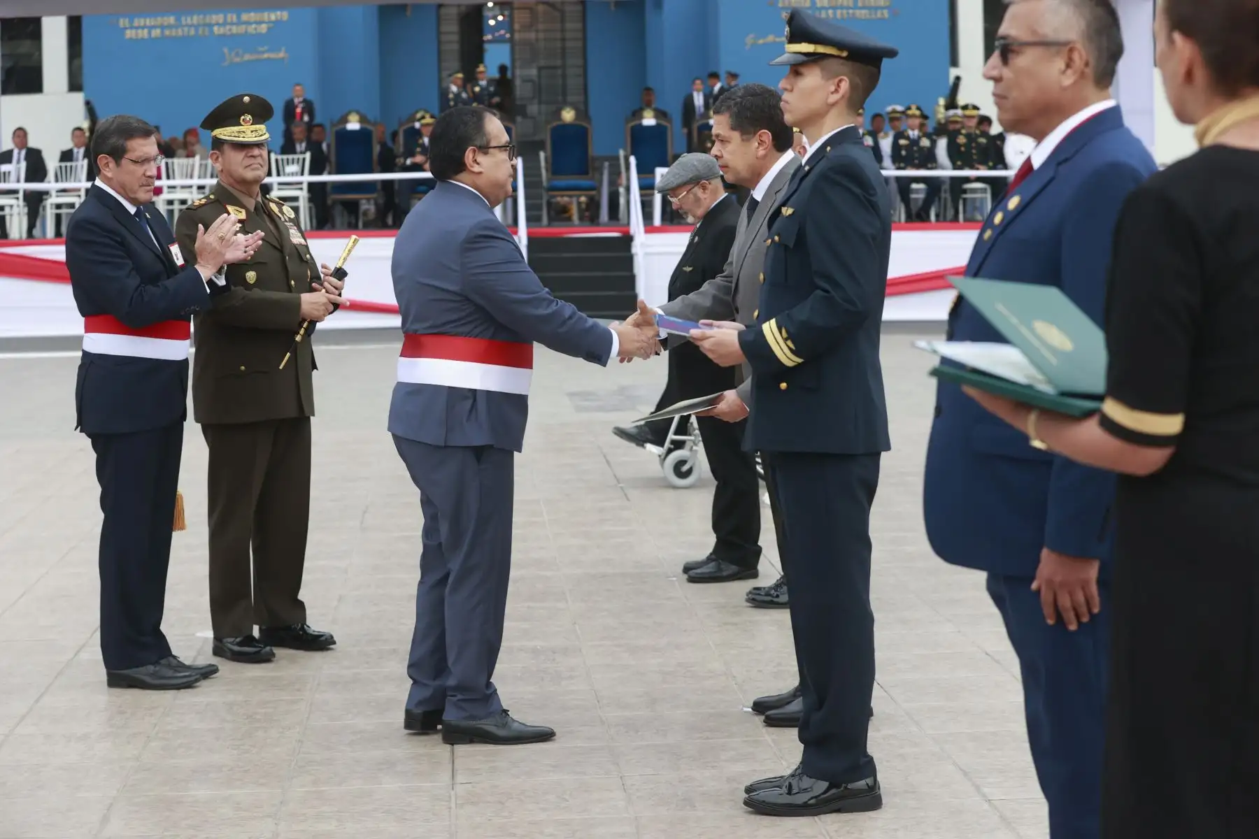 Alberto Otárola Presidente de Consejo de Ministros y el Ministro de Defensa, Jorge Luis Chavez Cresta, rendirán homenaje en ocasión del Día del Veterano de Guerra y de la Pacificación Nacional. Foto: ANDINA/Vidal Tarqui