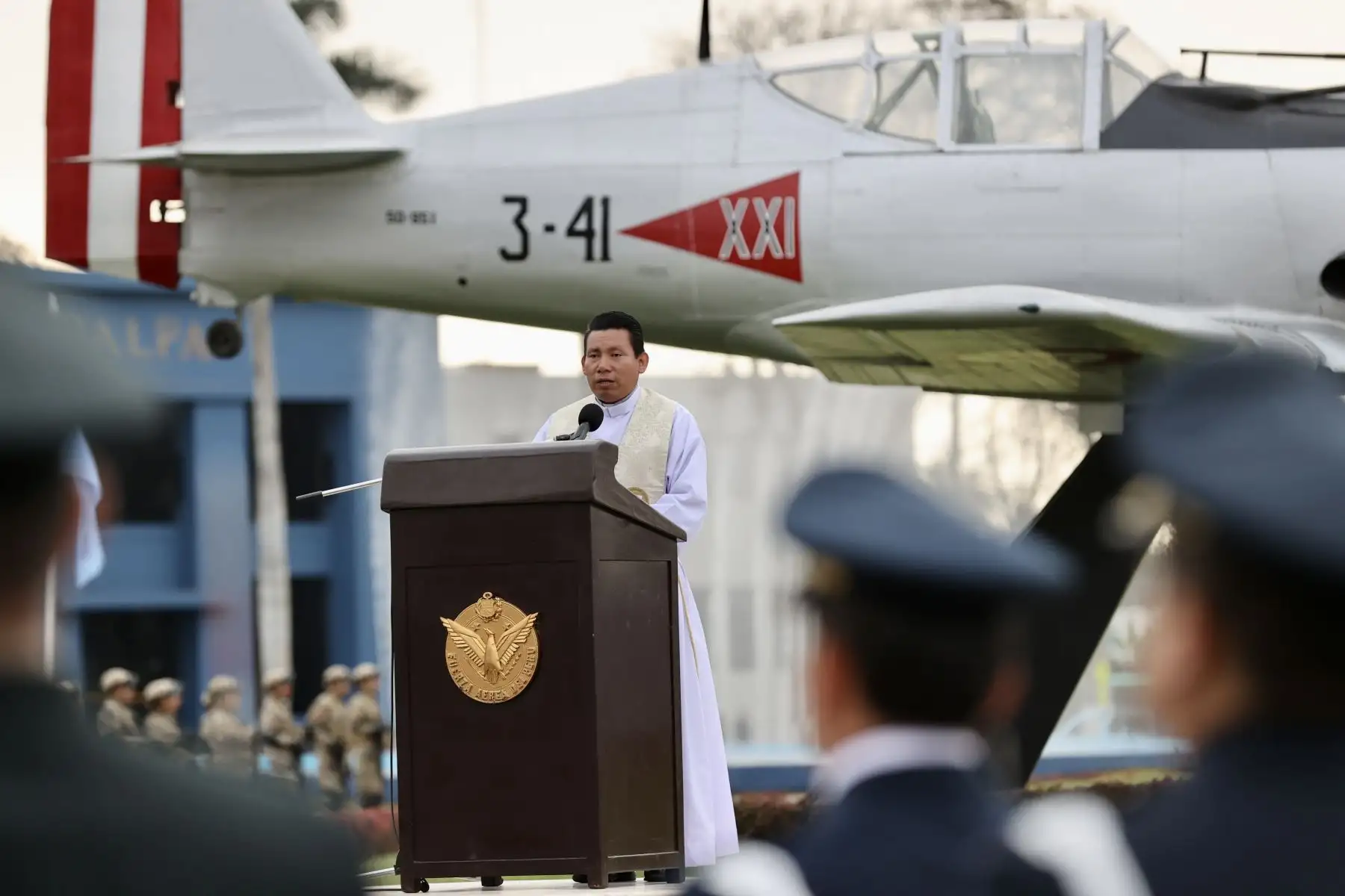 Con ocasión del Día del Veterano de Guerra y de la Pacificación Nacional, que se celebra hoy, el presidente del Consejo de Ministros, Alberto Otárola, el ministro de Defensa, Jorge Chávez Cresta y y los altos mandos de las Fuerzas Armadas y de la Policía Nacional, rindieron homenaje a los miembros de las Fuerzas Armadas y de la Policía Nacional en situación de retiro que participaron en los conflictos armados en defensa de la soberanía nacional y en el proceso de pacificación nacional.
Foto: ANDINA/PCM