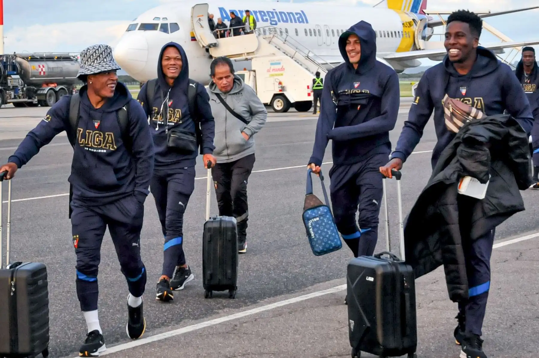 Paolo Guerrero y su equipo el  LDU llegaron a Uruguay el día de ayer para afrontar la final de la Copa Sudamericana 2023.
Foto: LDU