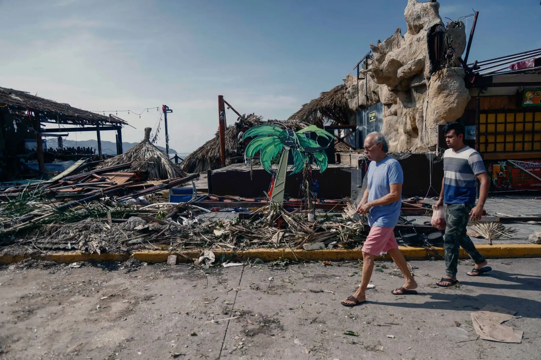Vista de los daños causados ​​tras el paso del huracán Otis en Acapulco, estado de Guerrero, México, tomada el 26 de octubre de 2023.
Foto: AFP
