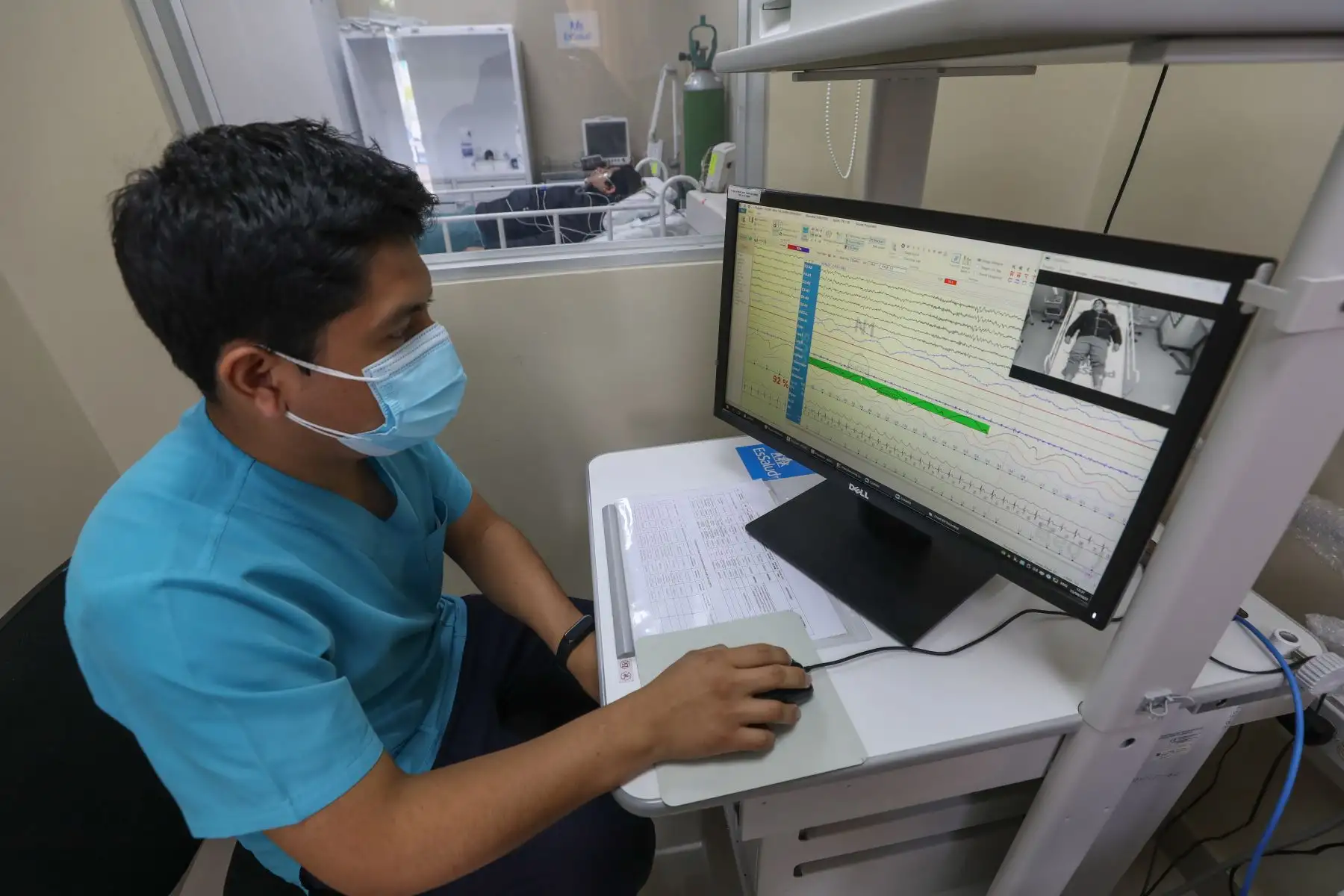 Desde su puesta en funcionamiento, hace año y medio, el Centro Especializado en Trastornos del Sueño ha atendido 272 pacientes, de los cuales 140 han hecho uso del único polisomnógrafo, un moderno equipo capaz de estudiar las etapas del sueño. 
Foto: ANDINA/EsSalud