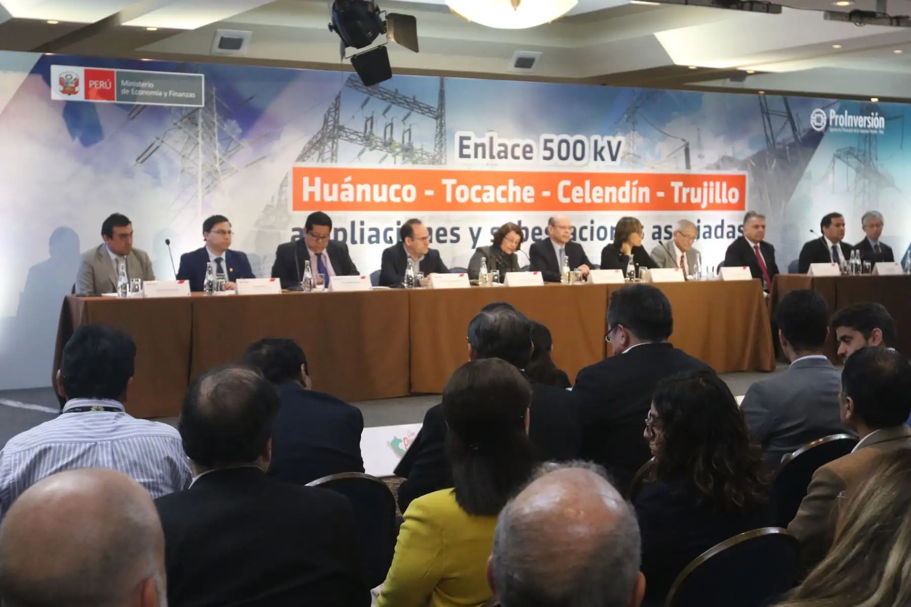 Proinversión adjudicará los proyectos de transmisión electrica,asiste al evento el Ministro de economia Alex Contreras.FOTO:ANDINA/Hector Vinces.