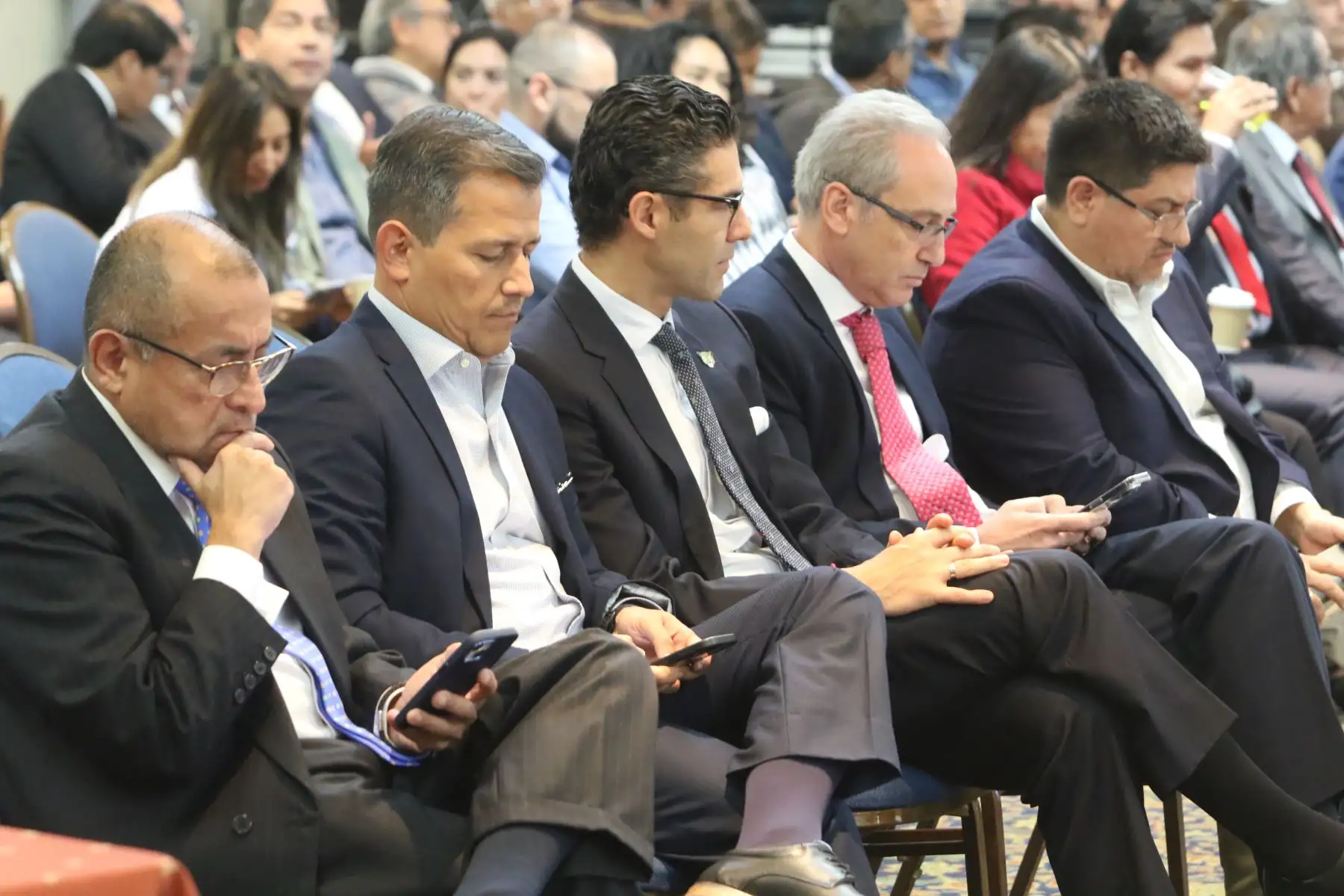 Proinversión adjudicará los proyectos de transmisión electrica,asiste al evento el Ministro de economia Alex Contreras.FOTO:ANDINA/Hector Vinces.