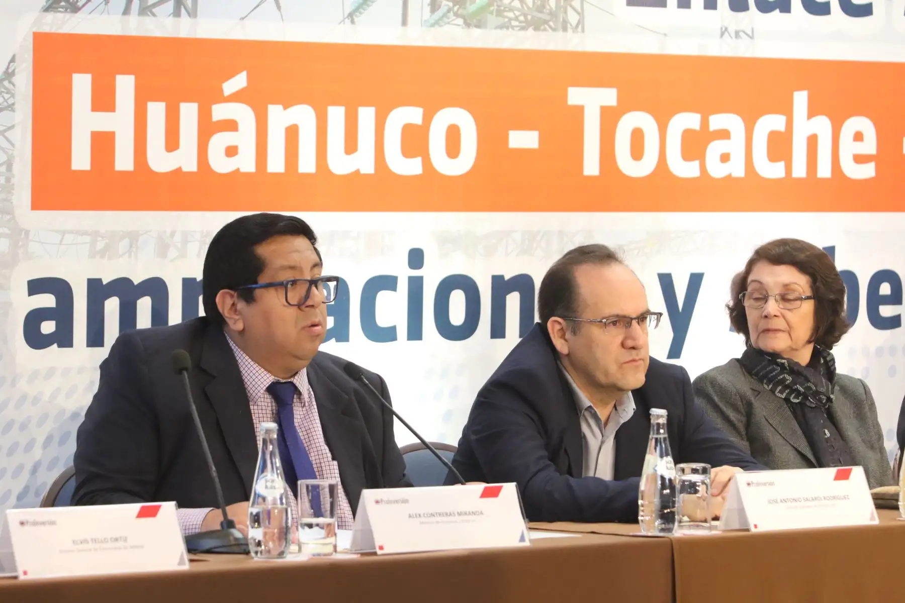 Proinversión adjudicará los proyectos de transmisión electrica,asiste al evento el Ministro de economia Alex Contreras.FOTO:ANDINA/Hector Vinces.