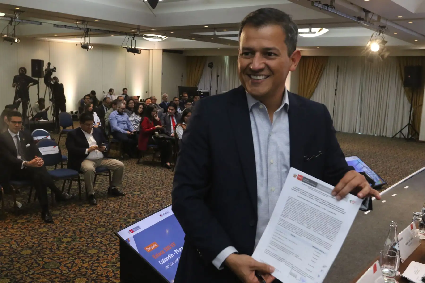 Proinversión adjudicará los proyectos de transmisión electrica,asiste al evento el Ministro de economia Alex Contreras.FOTO:ANDINA/Hector Vinces.
