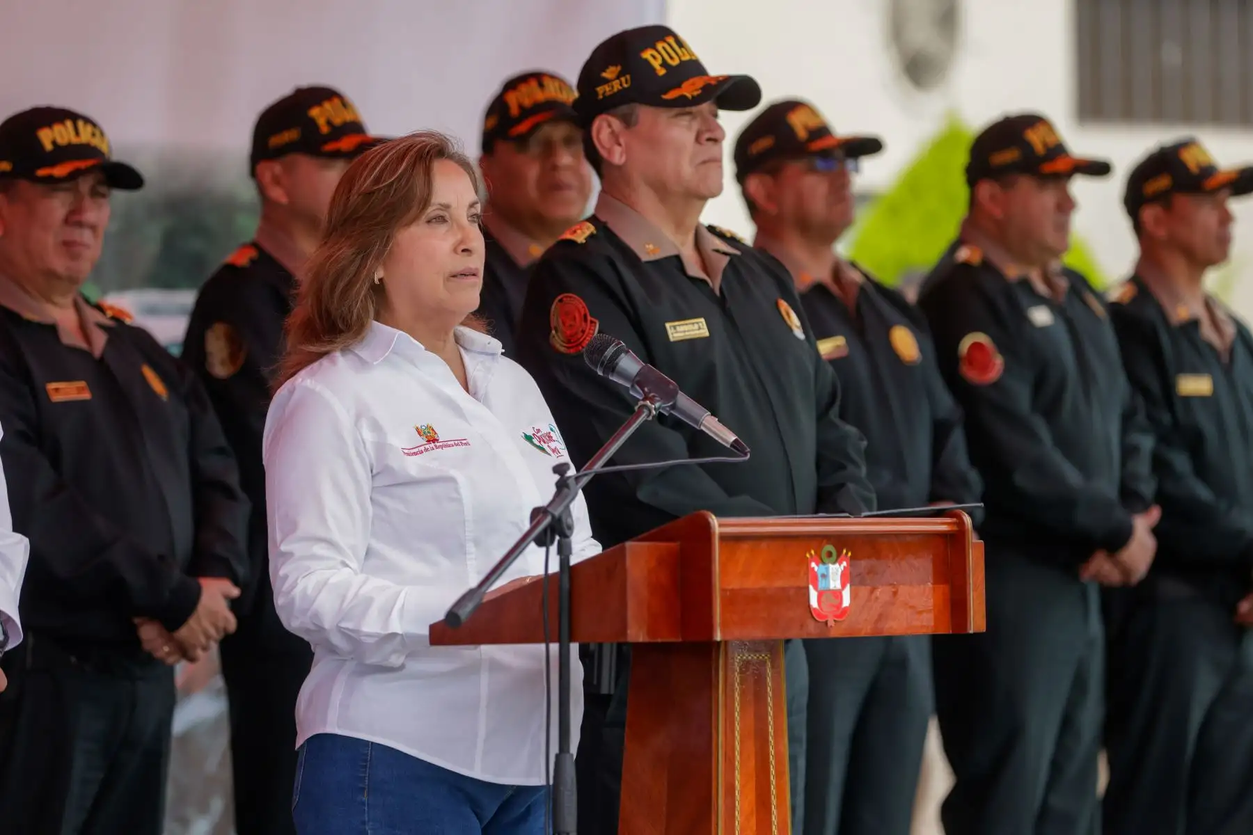 Presidenta de la república, Dina Boluarte, participa en la ceremonia de entrega de 150 camionetas a la Policía Nacional del Perú. Foto: ANDINA/Prensa Presidencia