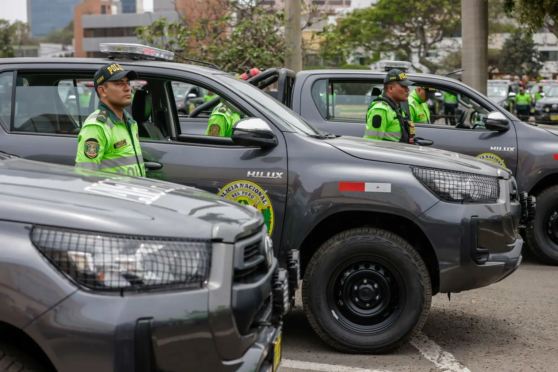 Presidenta de la república, Dina Boluarte, participa en la ceremonia de entrega de 150 camionetas a la Policía Nacional del Perú. Foto: ANDINA/Prensa Presidencia