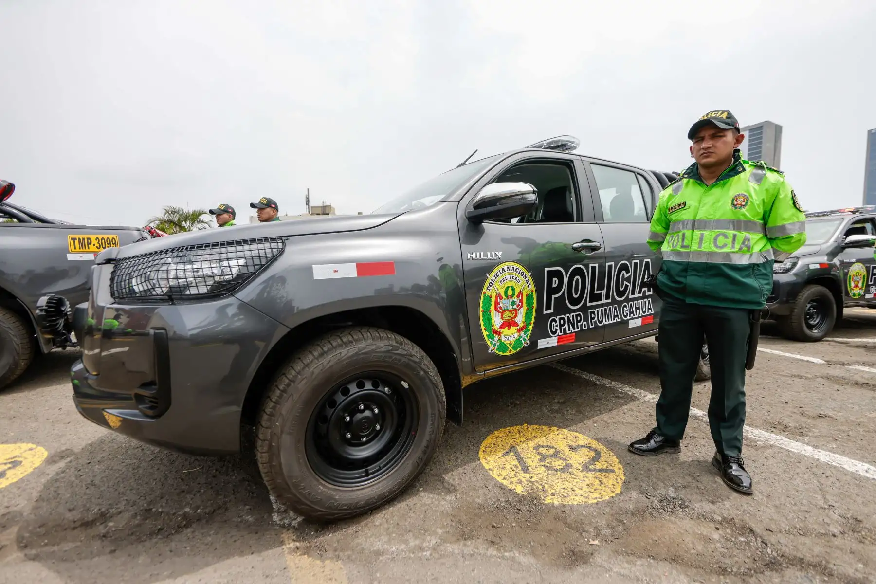 Presidenta de la república, Dina Boluarte, participa en la ceremonia de entrega de 150 camionetas a la Policía Nacional del Perú. Foto: ANDINA/Prensa Presidencia