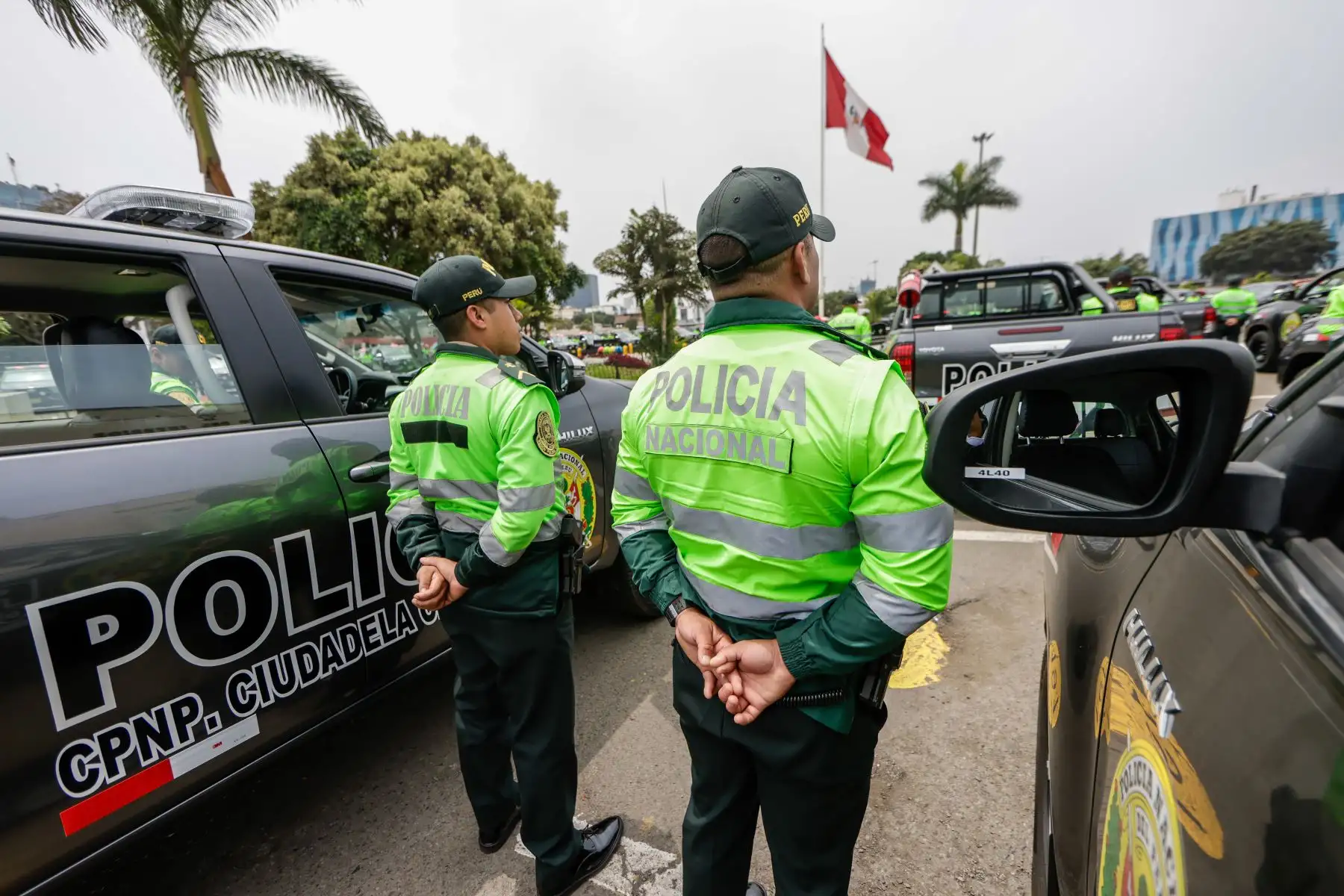 Presidenta de la república, Dina Boluarte, participa en la ceremonia de entrega de 150 camionetas a la Policía Nacional del Perú. Foto: ANDINA/Prensa Presidencia