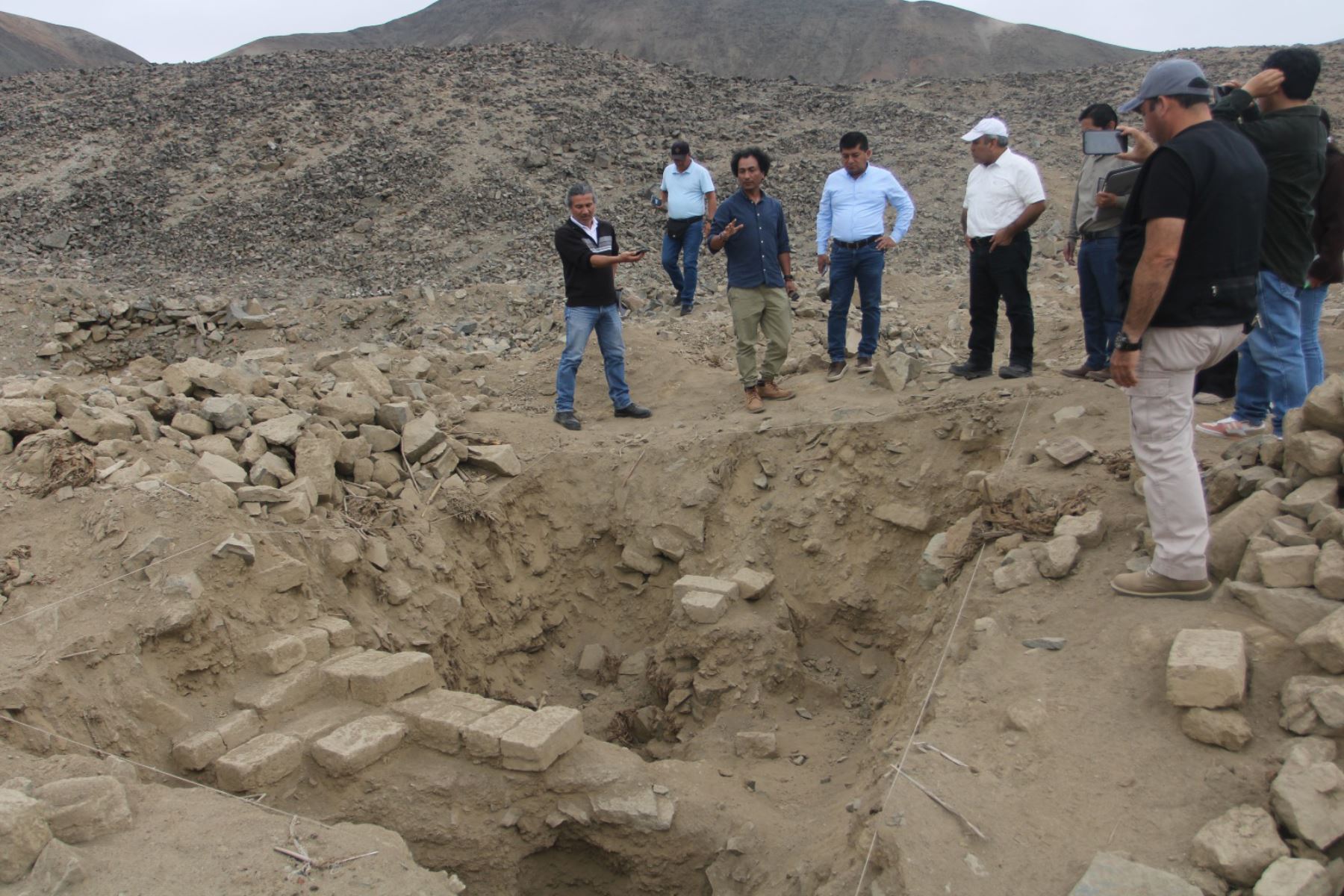 En las excavaciones en el sitio arqueológico de Cerro Colorado, provincia limeña de Barranca, participan investigadores peruanos y polacos. Foto: ANDINA/Difusión