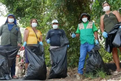 La junta vecinal comunal del caserío Dos de Mayo del distrito de Inambari, en la región Madre de Dios, ejecutó una jornada de recojo de residuos sólidos con el apoyo de la Comisión Nacional para el Desarrollo y Vida sin Drogas (Devida) y la municipalidad distrital.
