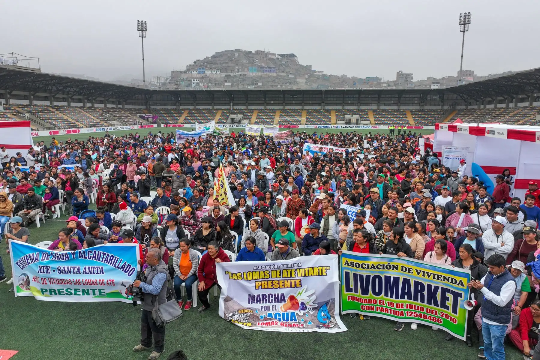 Ministra de Vivienda, Construcción y Saneamiento,  Hania Pérez De Cuéllar participa de la Feria Vivienda y marcha por el agua en Ate
Foto: MVCS
