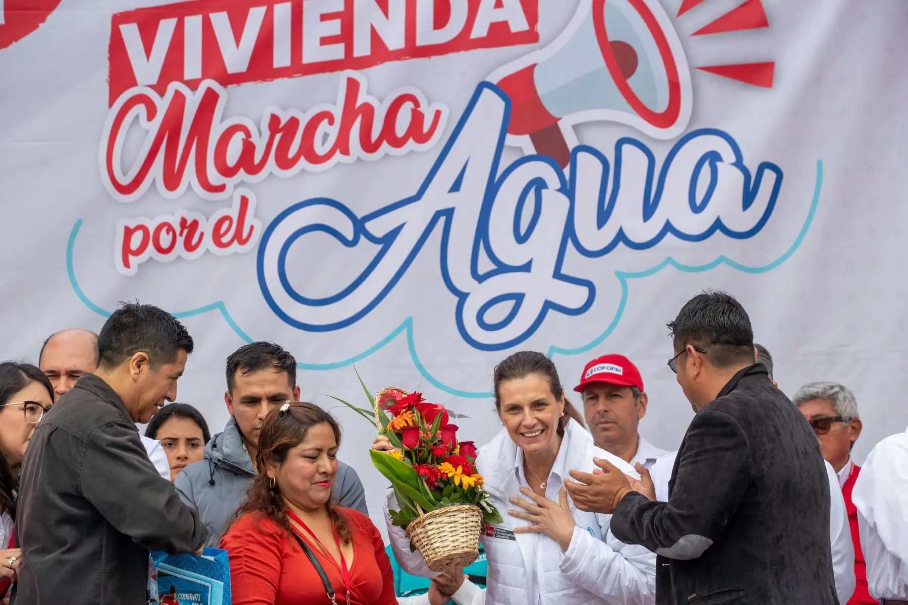 Ministra de Vivienda, Construcción y Saneamiento,  Hania Pérez De Cuéllar participa de la Feria Vivienda y marcha por el agua en Ate.
Foto: MVCS