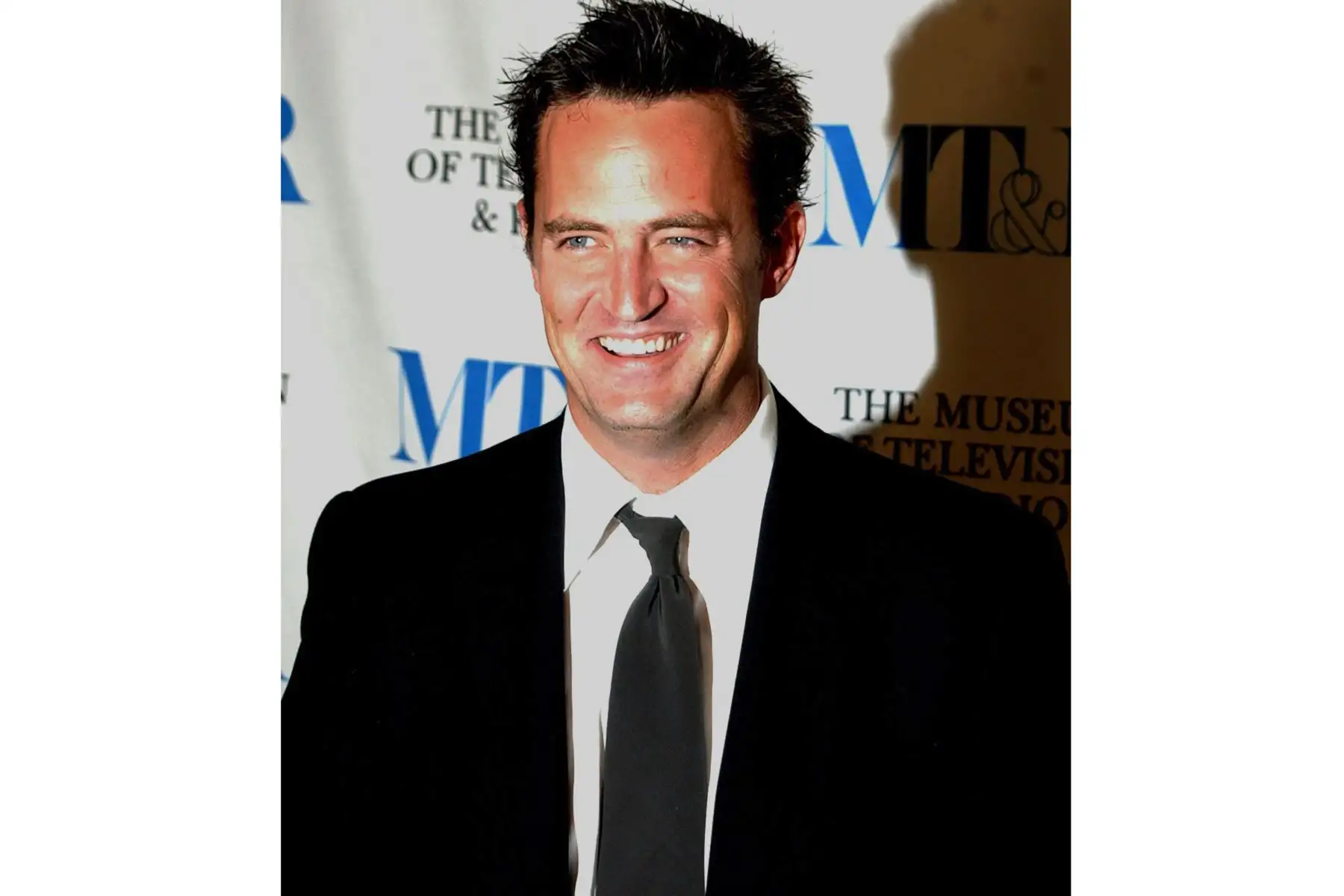 Fotografía de archivo del actor Matthew Perry, de Friends, durante una alfombra roja en Beverly Hills (EE. UU). 
Foto EFE