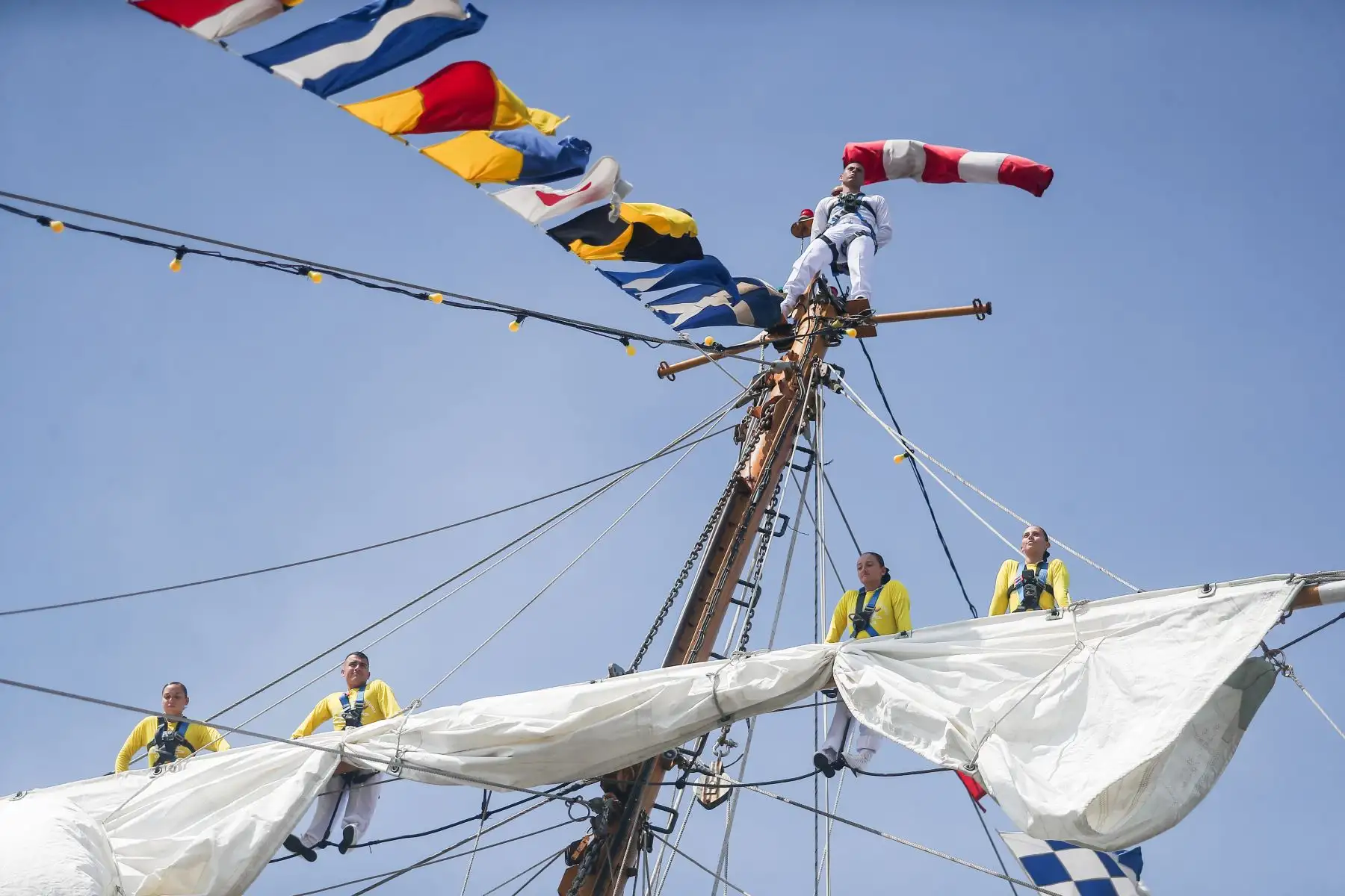El buque ARC “Gloria”  de Colombia tiene como misión principal contribuir en la formación y entrenamiento de los alumnos de sus centros de formación naval de oficiales y suboficiales, visita el Perú del 29 de octubre al 1 de noviembre.
Foto: ANDINA/Ricardo Cuba