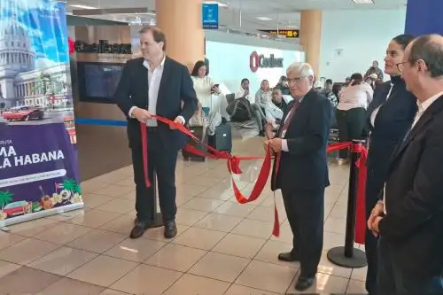 Reinauguración del vuelo comercial directo entre Lima y La Habana. Foto: Cortesía.