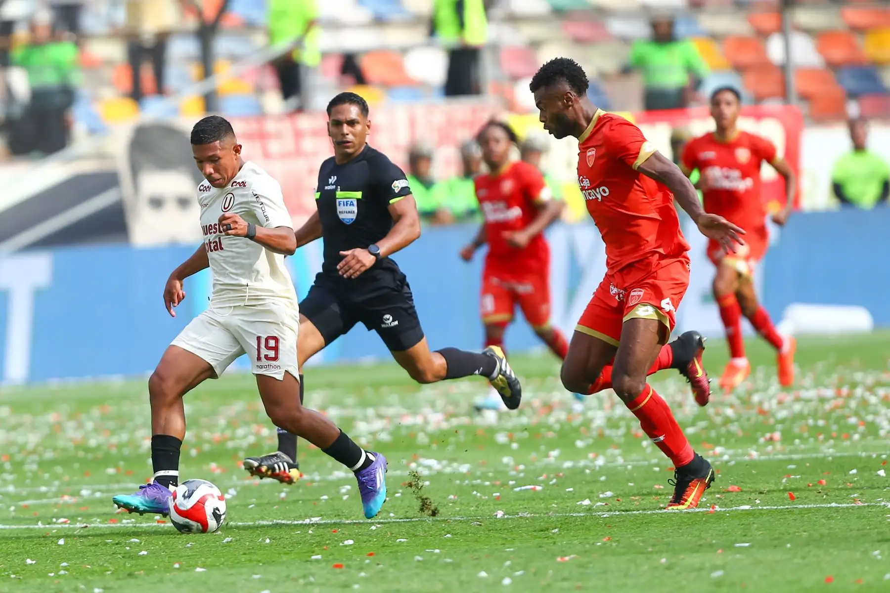 Universitario de Deportes, enfrenta al club Sport Huancayo  por la jornada 19 del Torneo Clausura 2023 de la Liga 1 en el estadio Monumental de Ate.
Foto: ANDINA/ Eddy Ramos