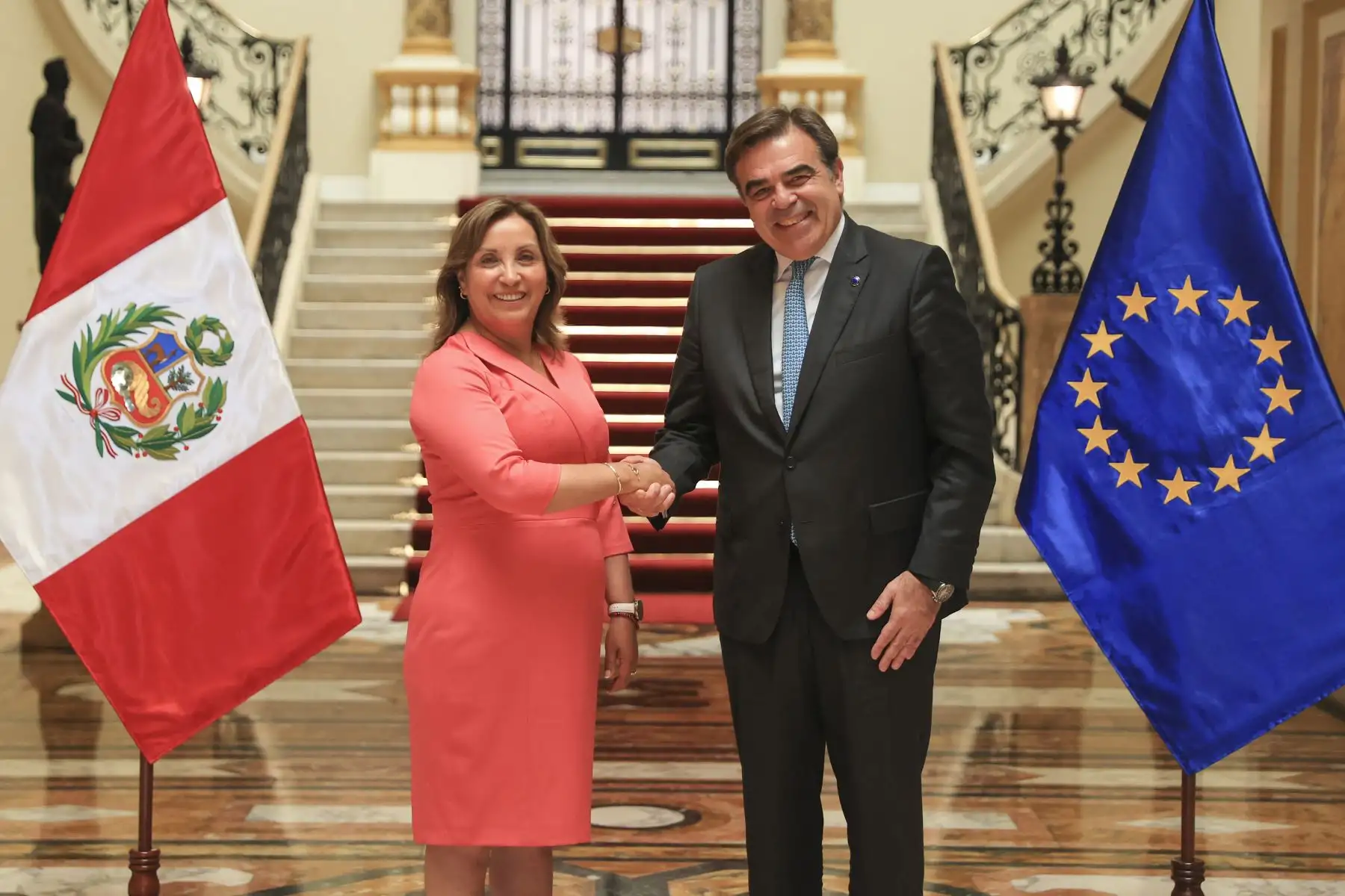 La presidenta Dina Boluarte se reunió en Palacio de Gobierno con el vicepresidente de la Comisión Europea, Margaritis Schinas, y el embajador de la Unión Europea en el Perú, Gaspar Frontini. 
Foto: ANDINA/Prensa Presidencia