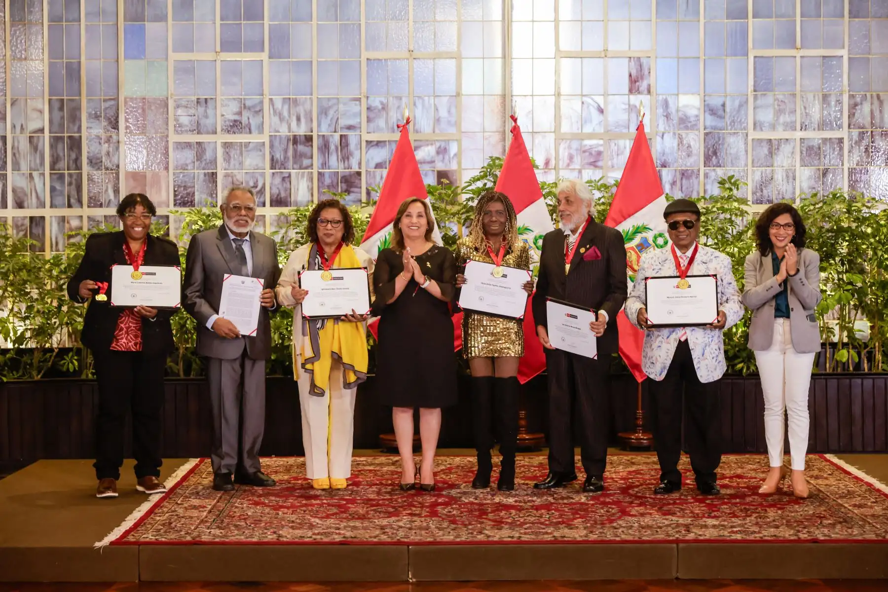 Presidenta de la república, Dina Boluarte, participó en la ceremonia de reconocimiento como Personalidad Meritoria de la Cultura y declaratoria de Patrimonio Cultural de la Nación en el Día de la Canción Criolla. Foto: ANDINA/ Prensa Presidencia