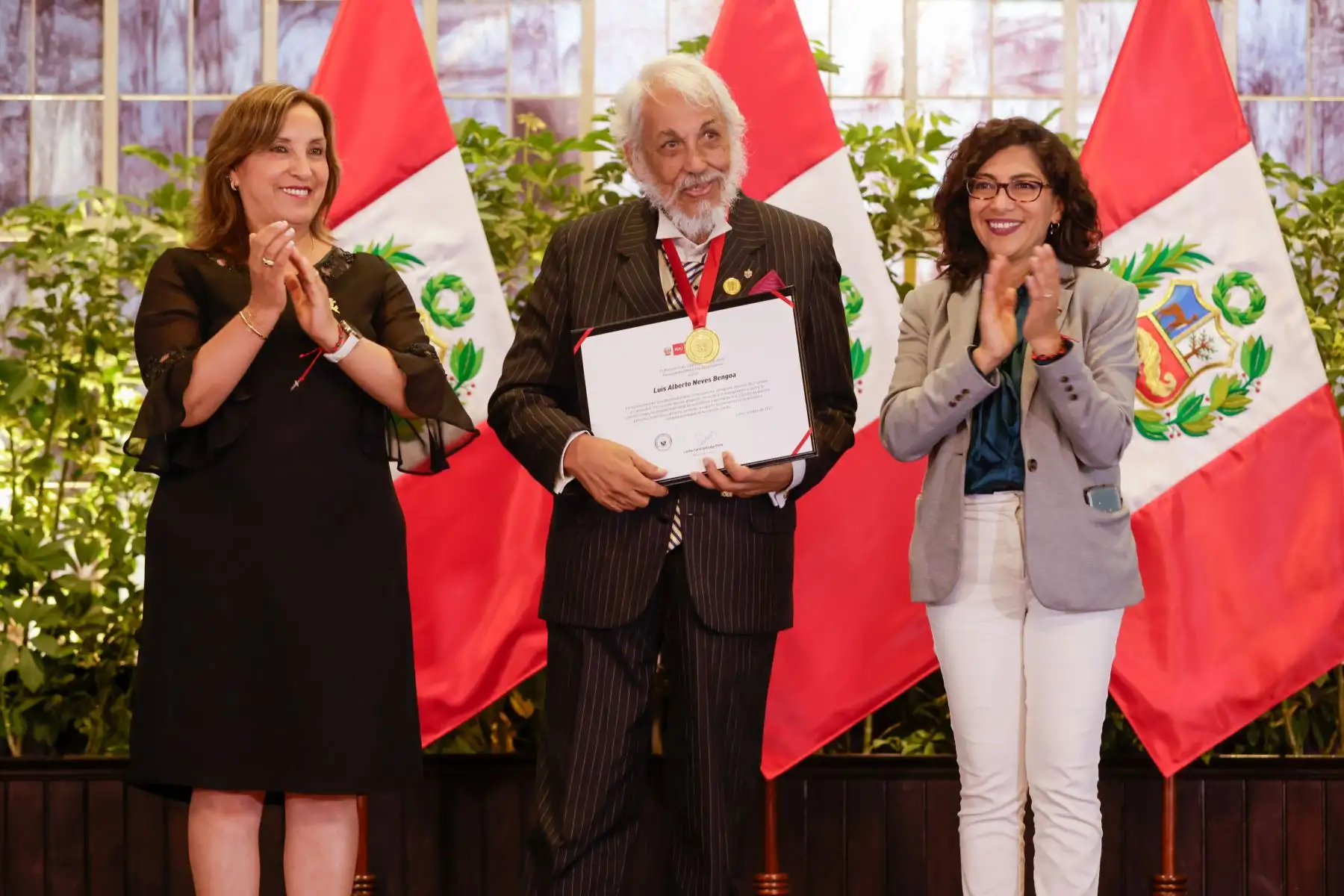Presidenta de la república, Dina Boluarte, participó en la ceremonia de reconocimiento como Personalidad Meritoria de la Cultura y declaratoria de Patrimonio Cultural de la Nación en el Día de la Canción Criolla. Foto: ANDINA/ Prensa Presidencia