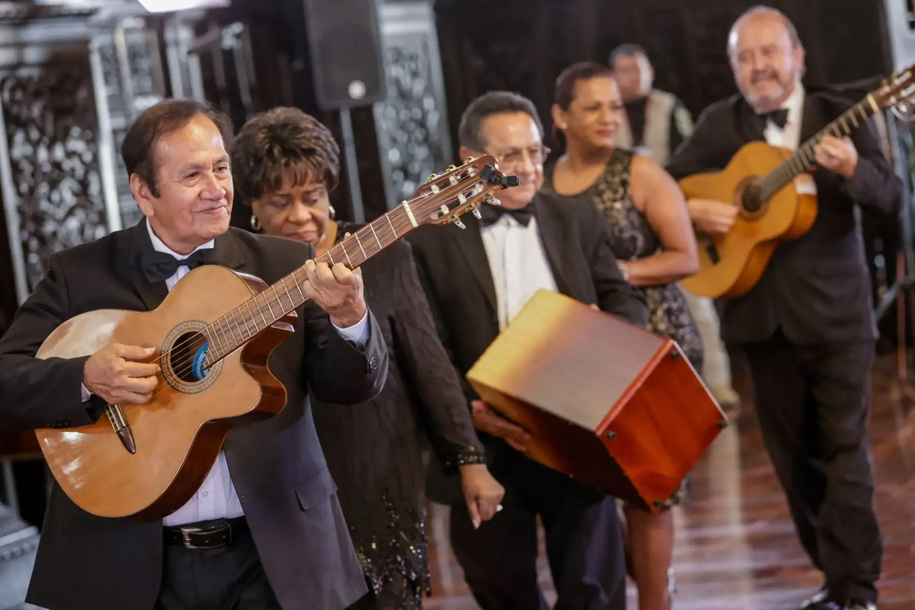 Presidenta de la república, Dina Boluarte, participó en la ceremonia de reconocimiento como Personalidad Meritoria de la Cultura y declaratoria de Patrimonio Cultural de la Nación en el Día de la Canción Criolla. Foto: ANDINA/ Prensa Presidencia