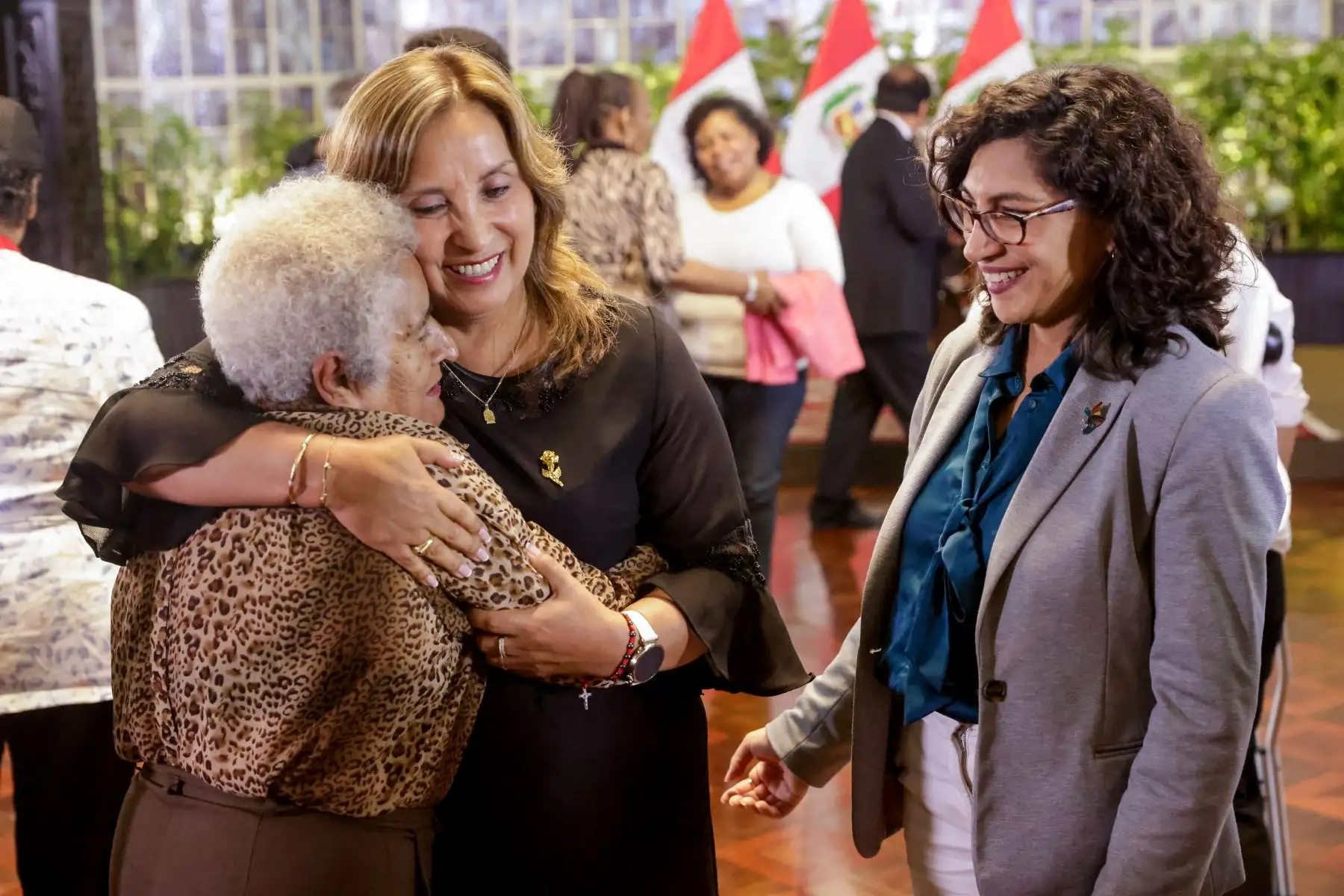 Presidenta de la república, Dina Boluarte, participó en la ceremonia de reconocimiento como Personalidad Meritoria de la Cultura y declaratoria de Patrimonio Cultural de la Nación en el Día de la Canción Criolla. Foto: ANDINA/ Prensa Presidencia