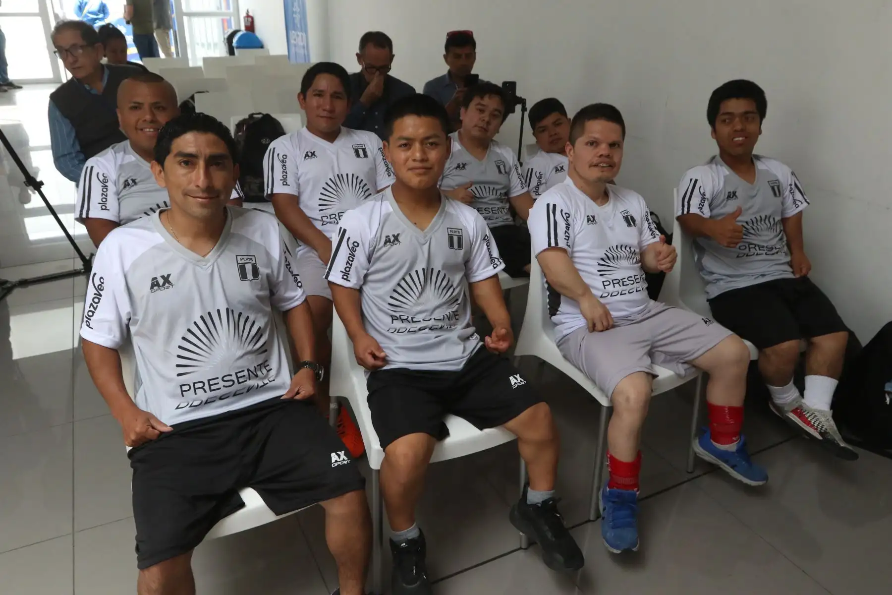 LEGADO, despide a la selección peruana de talla baja que diputará el Mundial en Argentina. FOTO:ANDINA/Hector Vinces
