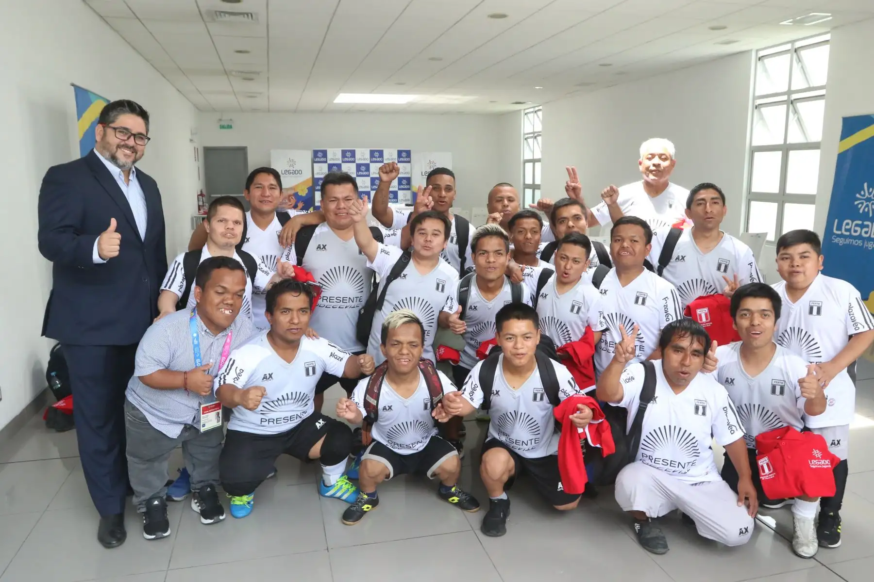 LEGADO, despide a la selección peruana de talla baja que diputará el Mundial en Argentina. FOTO:ANDINA/Hector Vinces