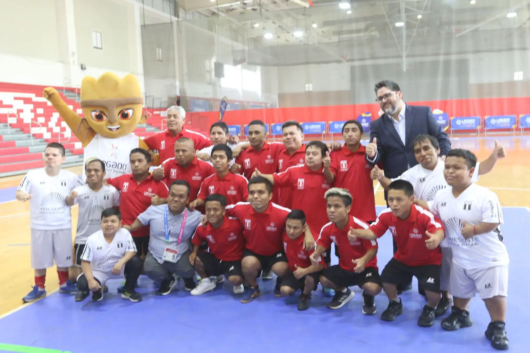 LEGADO, despide a la selección peruana de talla baja que diputará el Mundial en Argentina. FOTO: ANDINA/Hector Vinces