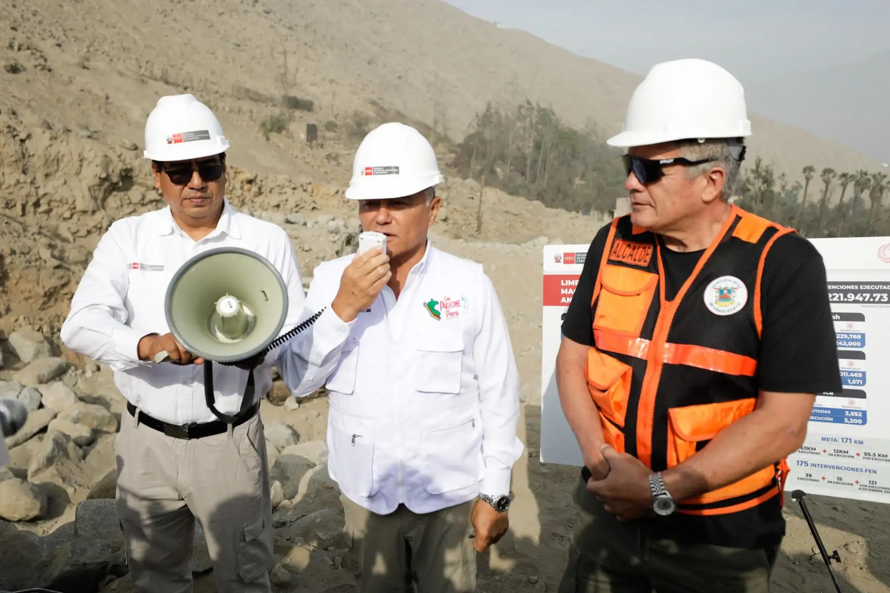 Ministerio de Vivienda inicia trabajos de limpieza y descolmatación en quebrada de Chaclacayo ante Fenómeno El Niño
Foto: Ministerio de Vivienda