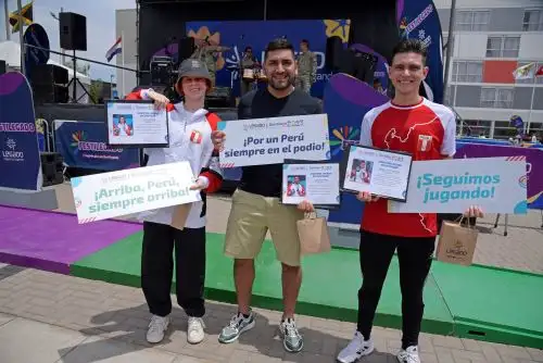 Deportistas recibieron la ovación en el FestiLegado