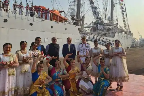 El BAP Unión permanecerá en Mumbai hasta el 5 de noviembre, tiempo en el cual su tripulación cumplirá un programa de actividades protocolares y culturales y abrirá sus puertas para recibir a bordo al público.  Foto: ANDINA/difusión.