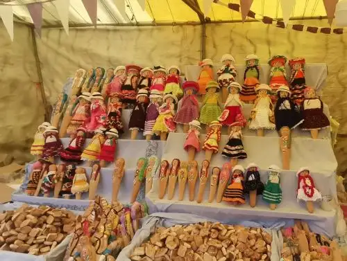 Con tradicional feria de la tanta wawa y flores, Cerro de Pasco celebra el Día de Todos los Santos y rinde homenaje a los difuntos. Foto: Wilfredo Mauricio