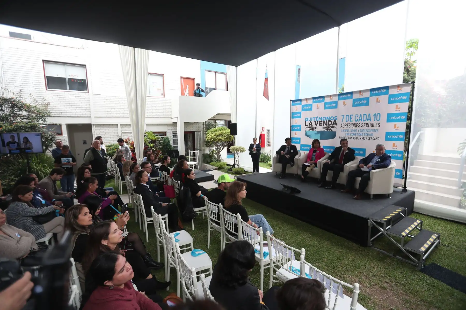 En la presentación estuvo el representante de UNICEF, Javier Álvarez y de los Ministros de la Mujer y Poblaciones Vulnerables, Nancy Tolentino y de Desarrollo e inclusión Social, Julio Demartini.   Foto: ANDINA/Ricardo Cuba