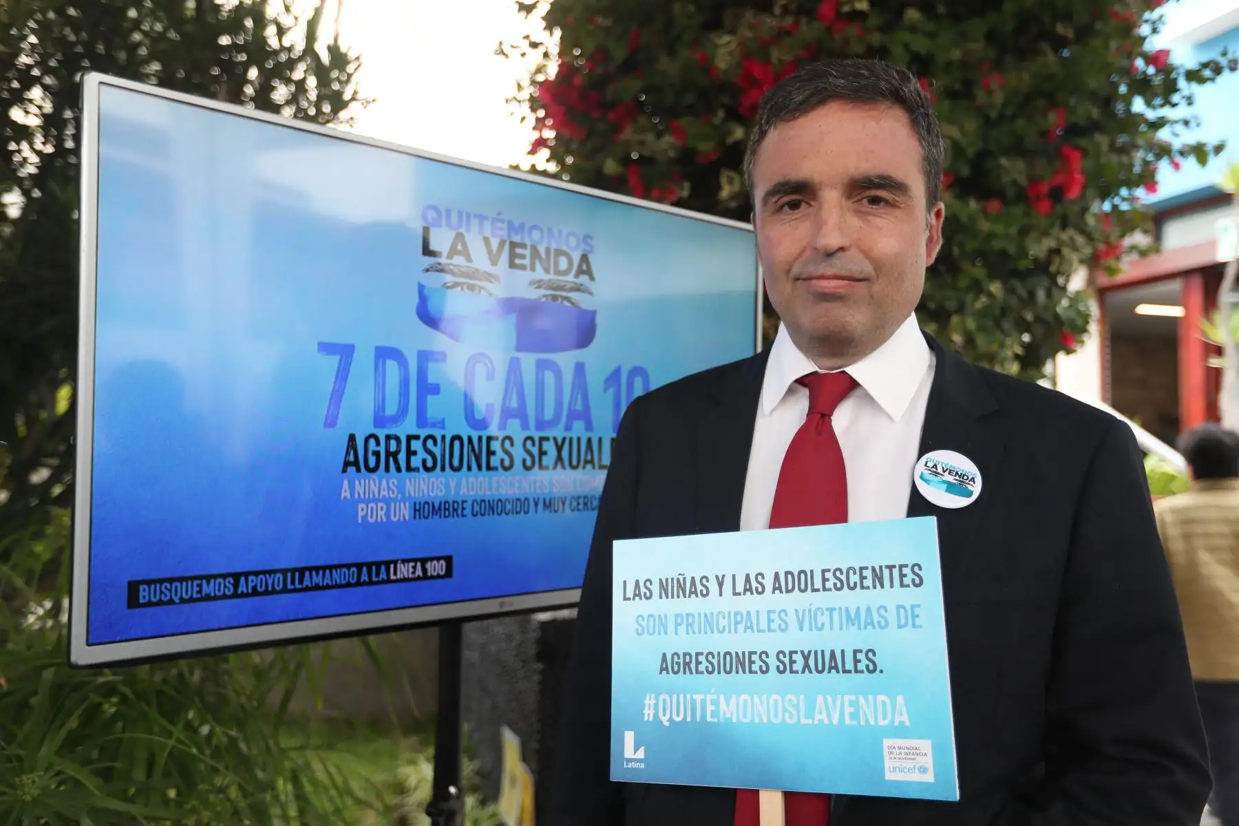 Representante de UNICEF, Javier Álvarez estuvo presente en la campaña de UNICEF en contra del Abuso sexual que sufren niños niñas y adolescentes . Foto: UNICEF
 Foto: ANDINA/Ricardo Cuba
